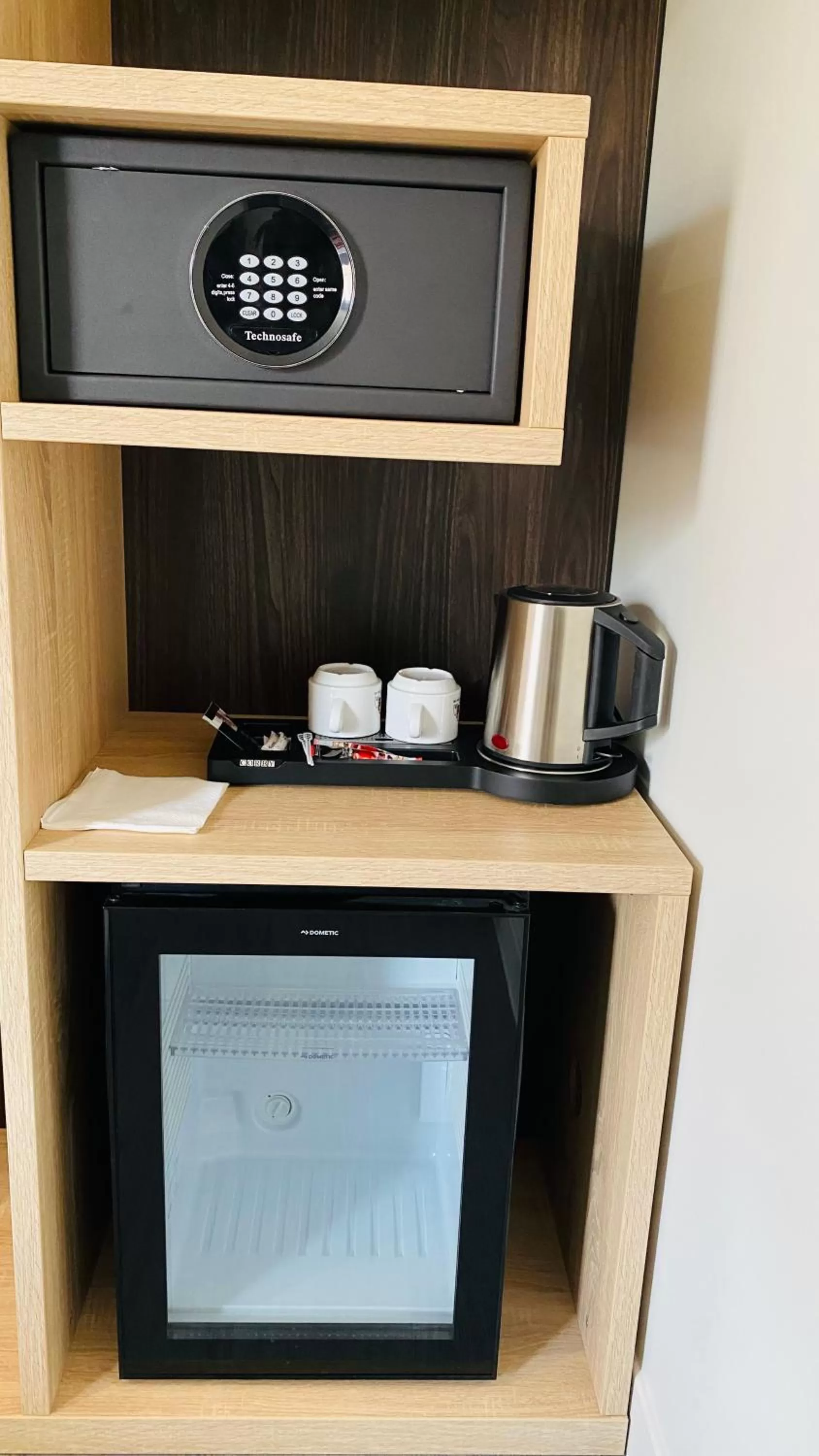 Coffee/tea facilities in Hotel Martinez Grenay