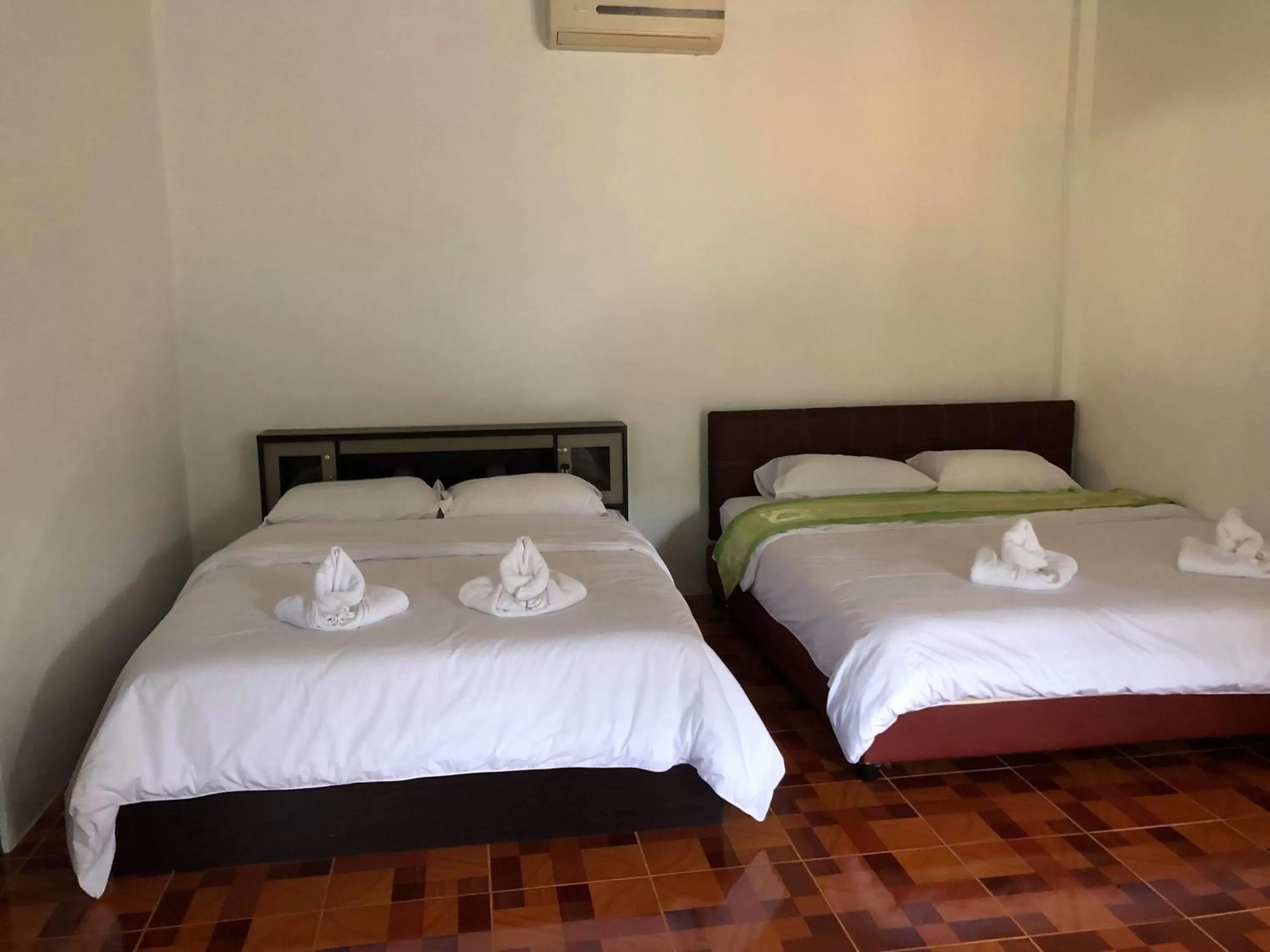 Bed in The Mountain View Hat Sai Ri Resort