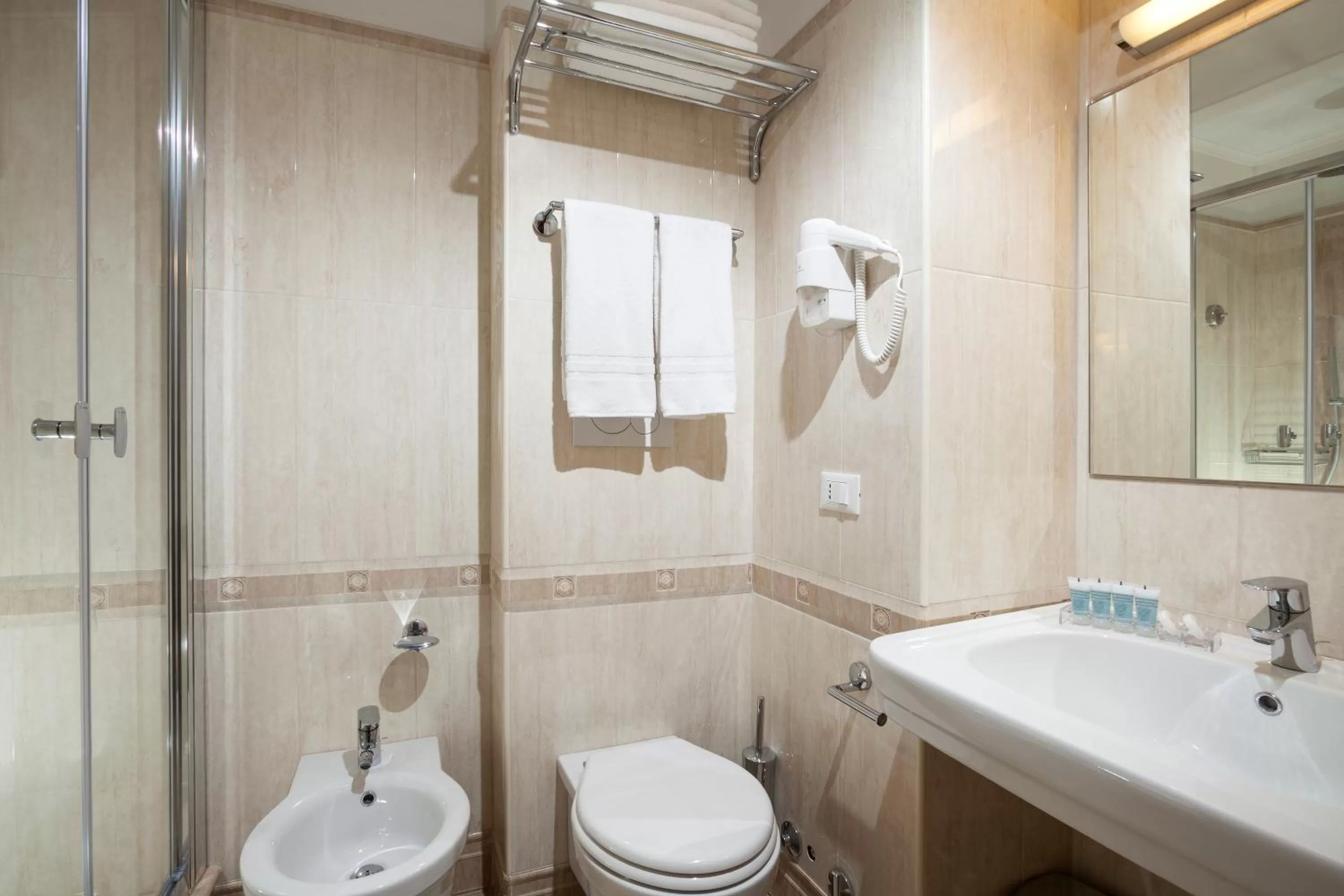 Bathroom in Hotel Kennedy