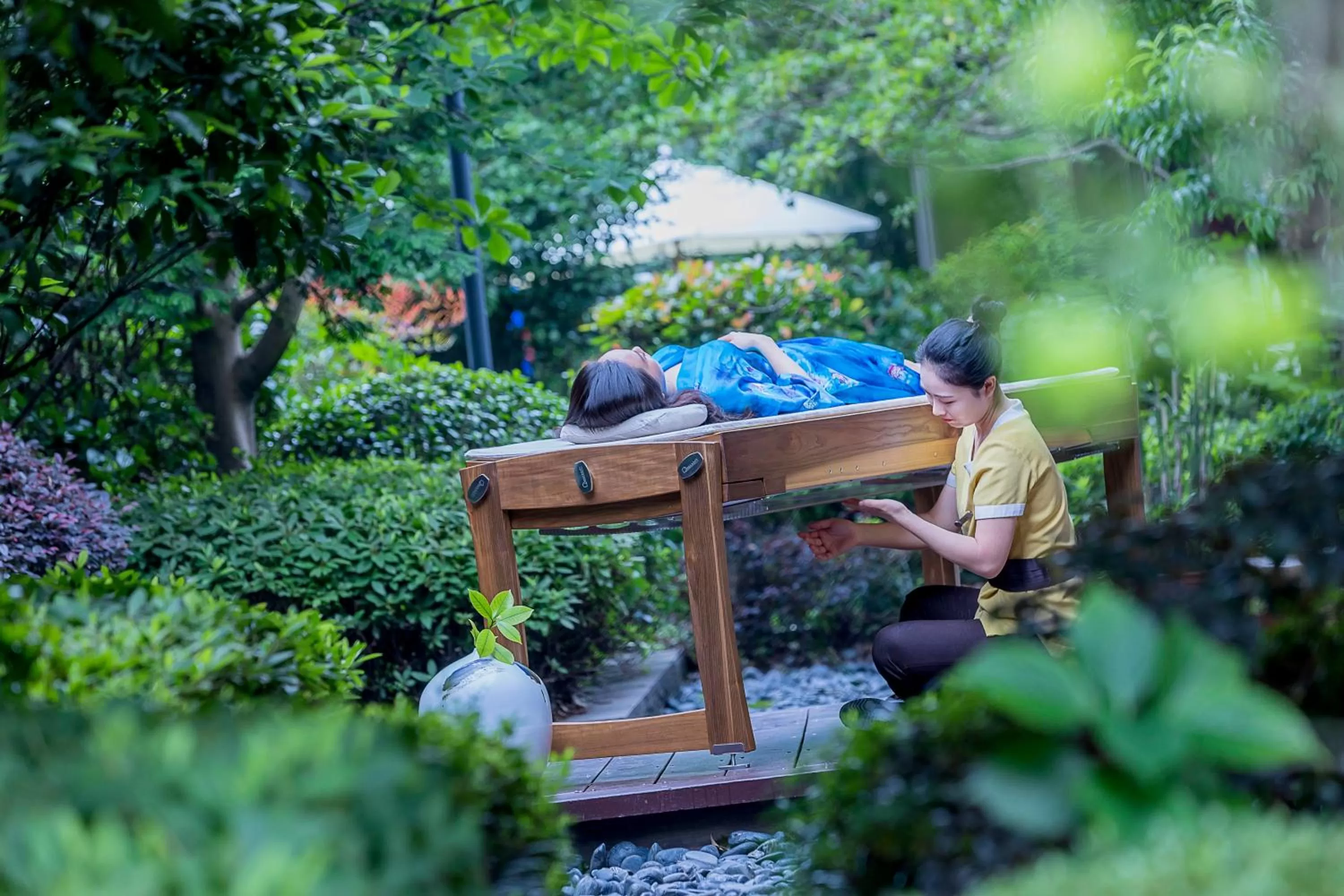 Staff in Four Seasons Hotel Hangzhou at West Lake