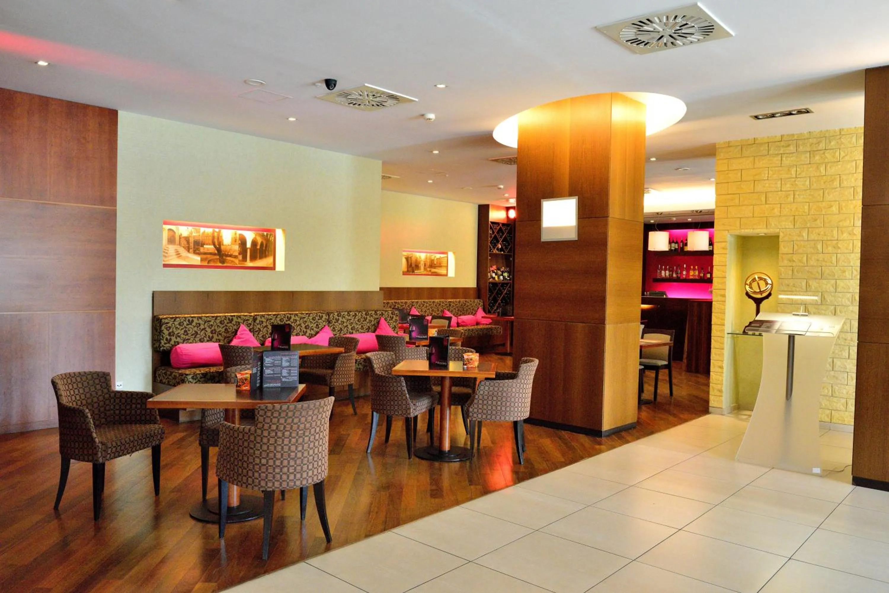 Restaurant/places to eat in Hotel Mercure Toruń Centrum