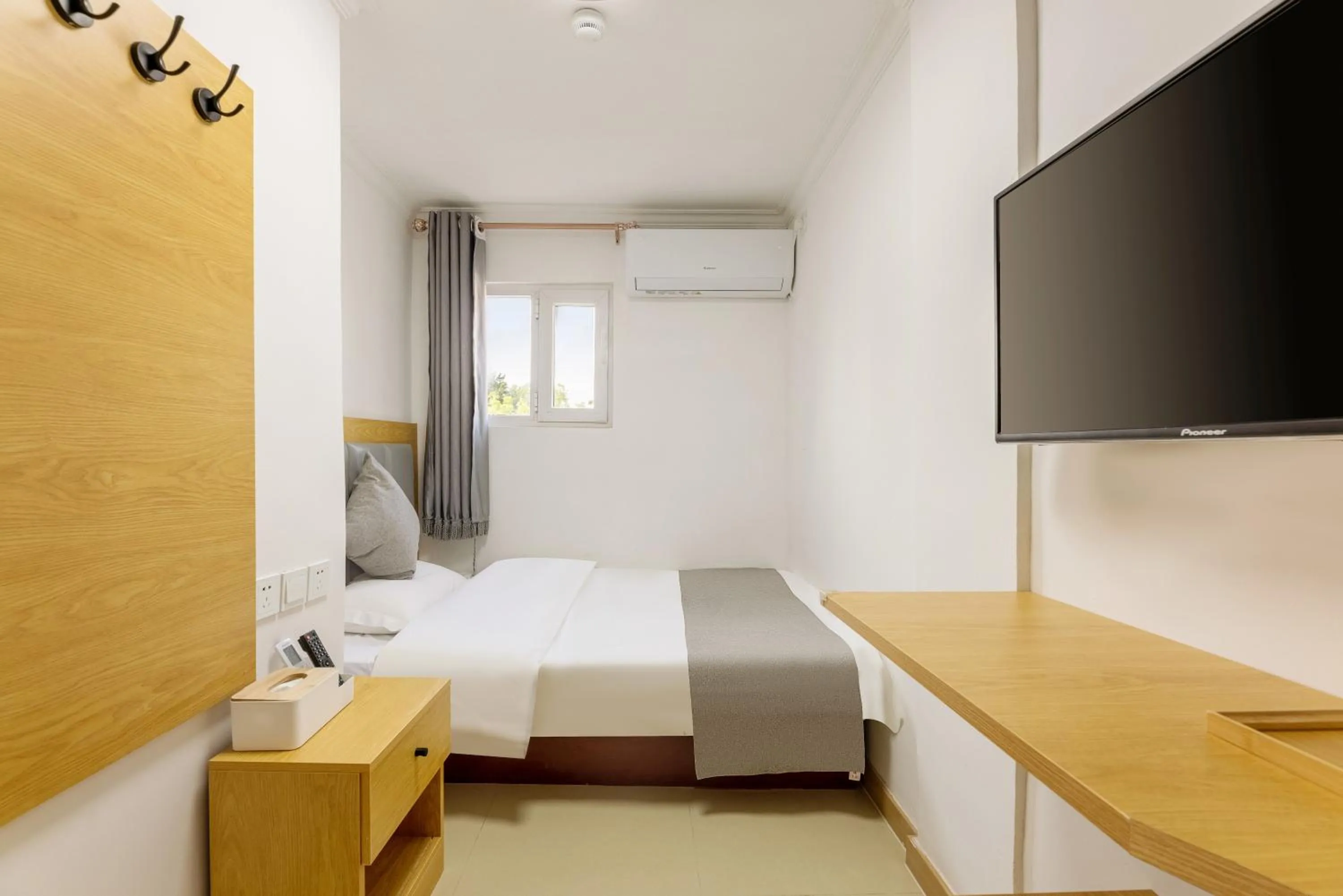 Photo of the whole room, Bed in Happy Dragon.Backpackers Hostel