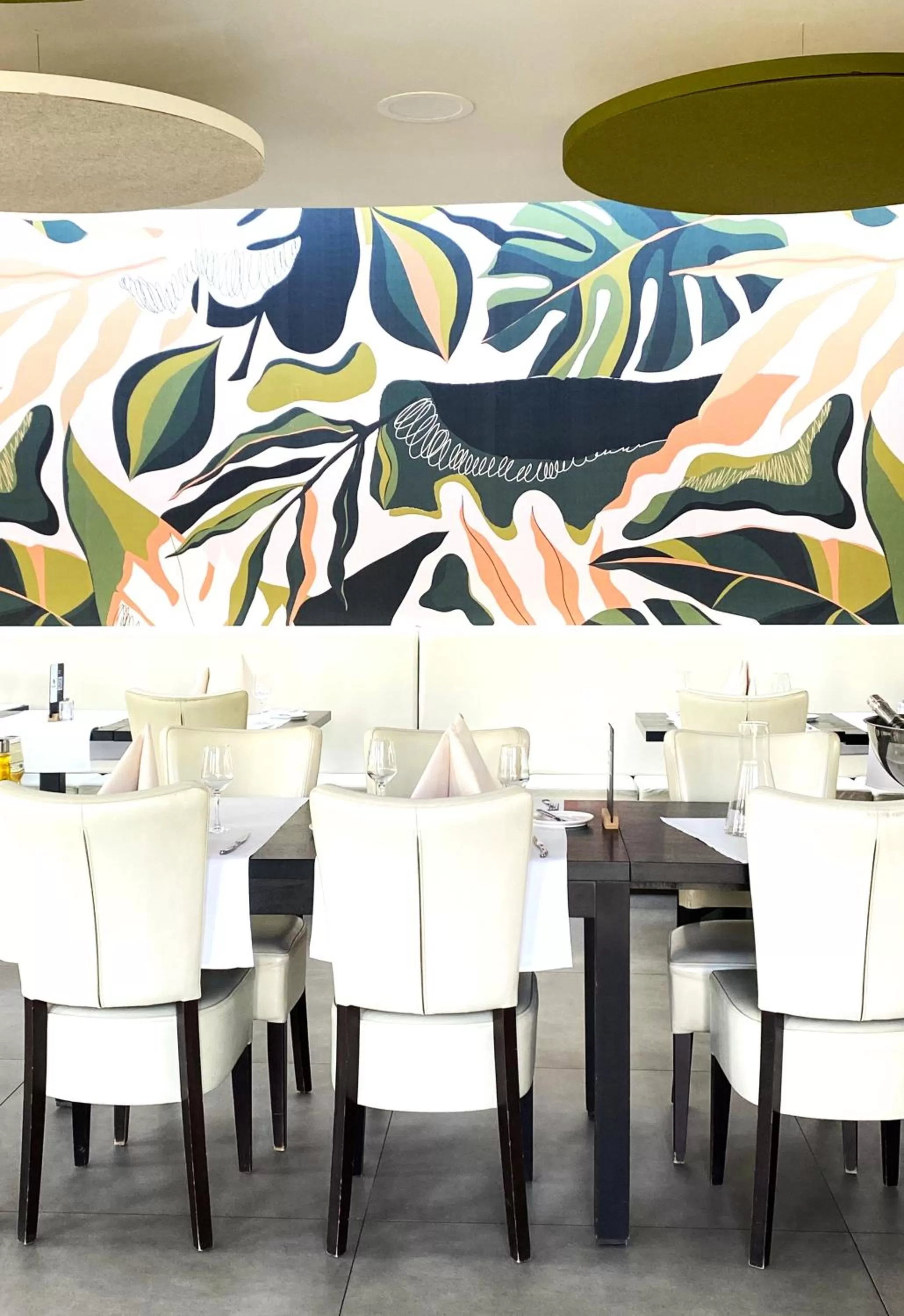 Restaurant/places to eat in Ibis Styles Charleroi Airport Aero 44