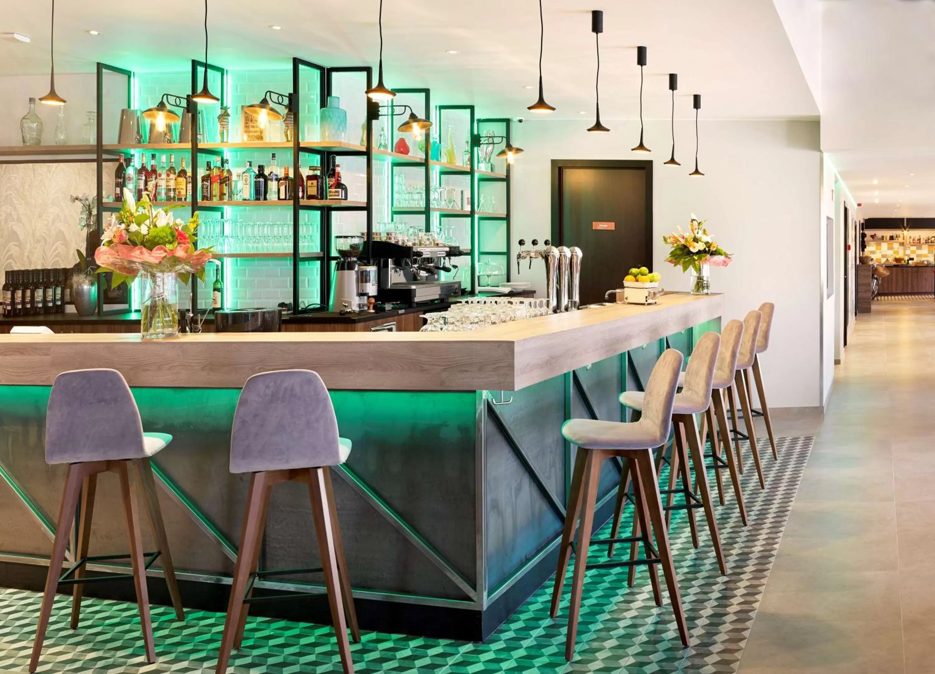 Lounge or bar in Park Inn By Radisson Hasselt