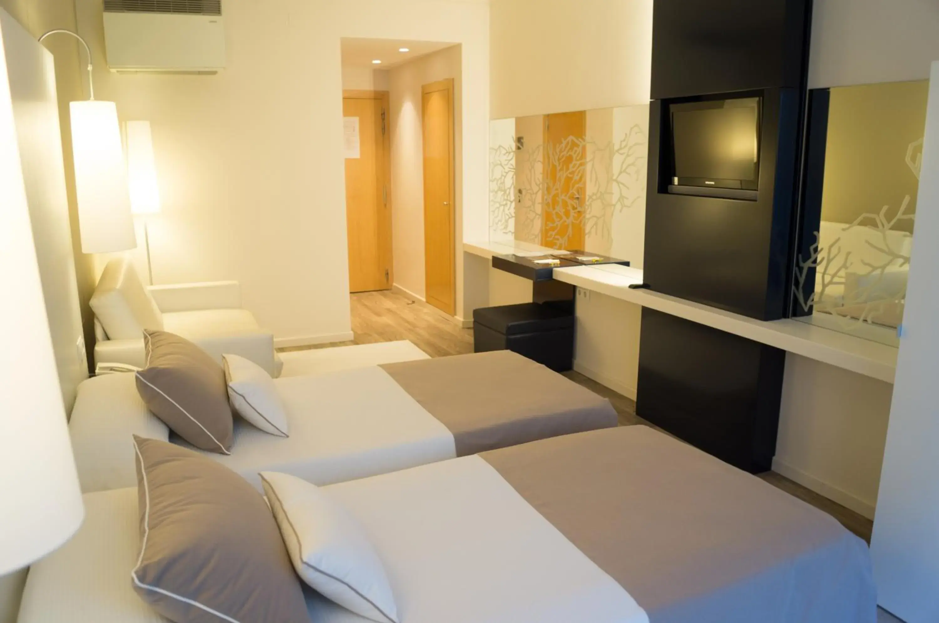 Double or Twin Room with Sea View in Canyelles Platja Double or Twin Room with Sea View in Canyelles Platja