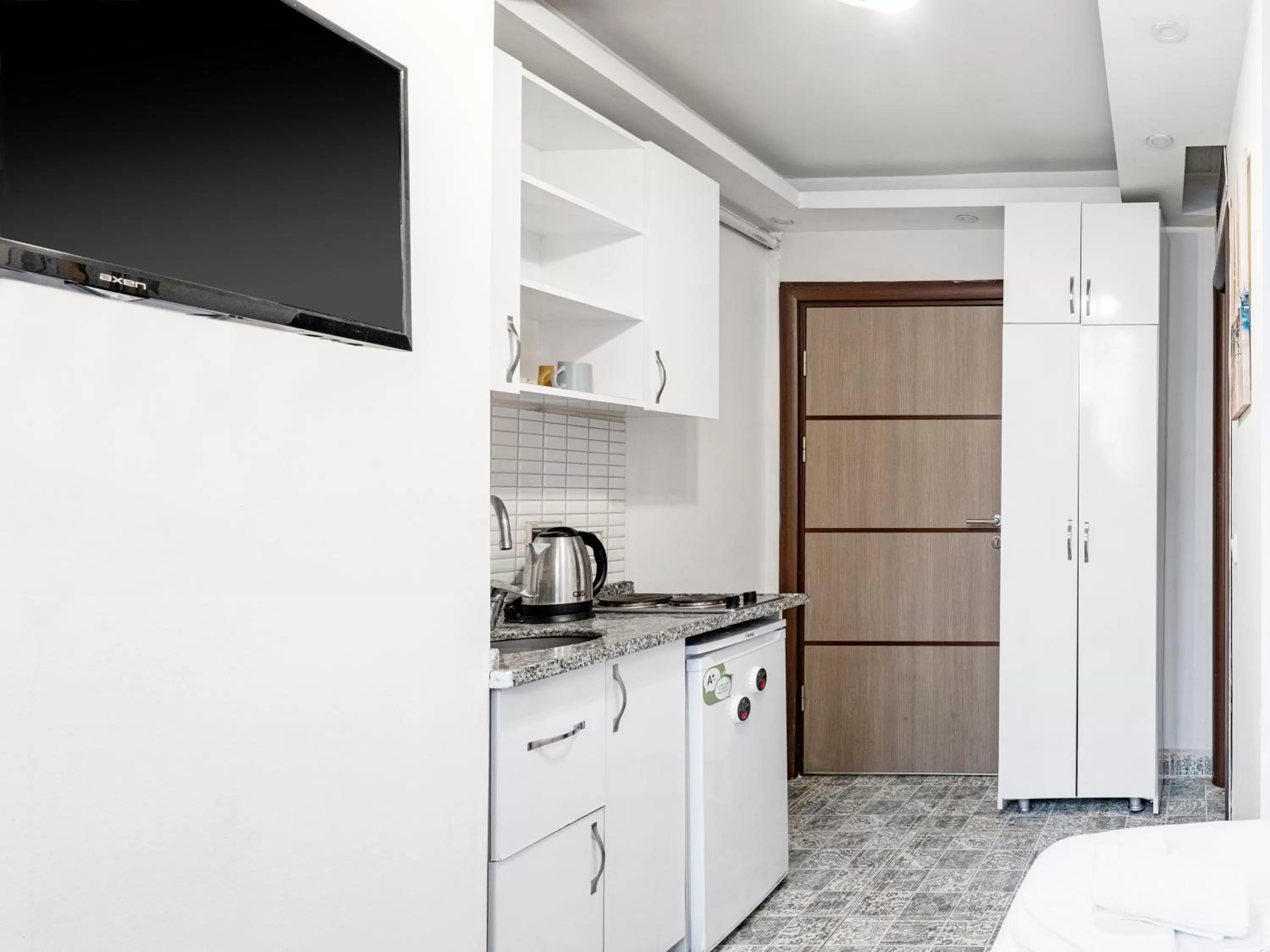 TV and multimedia in The Red Tent Suite 88