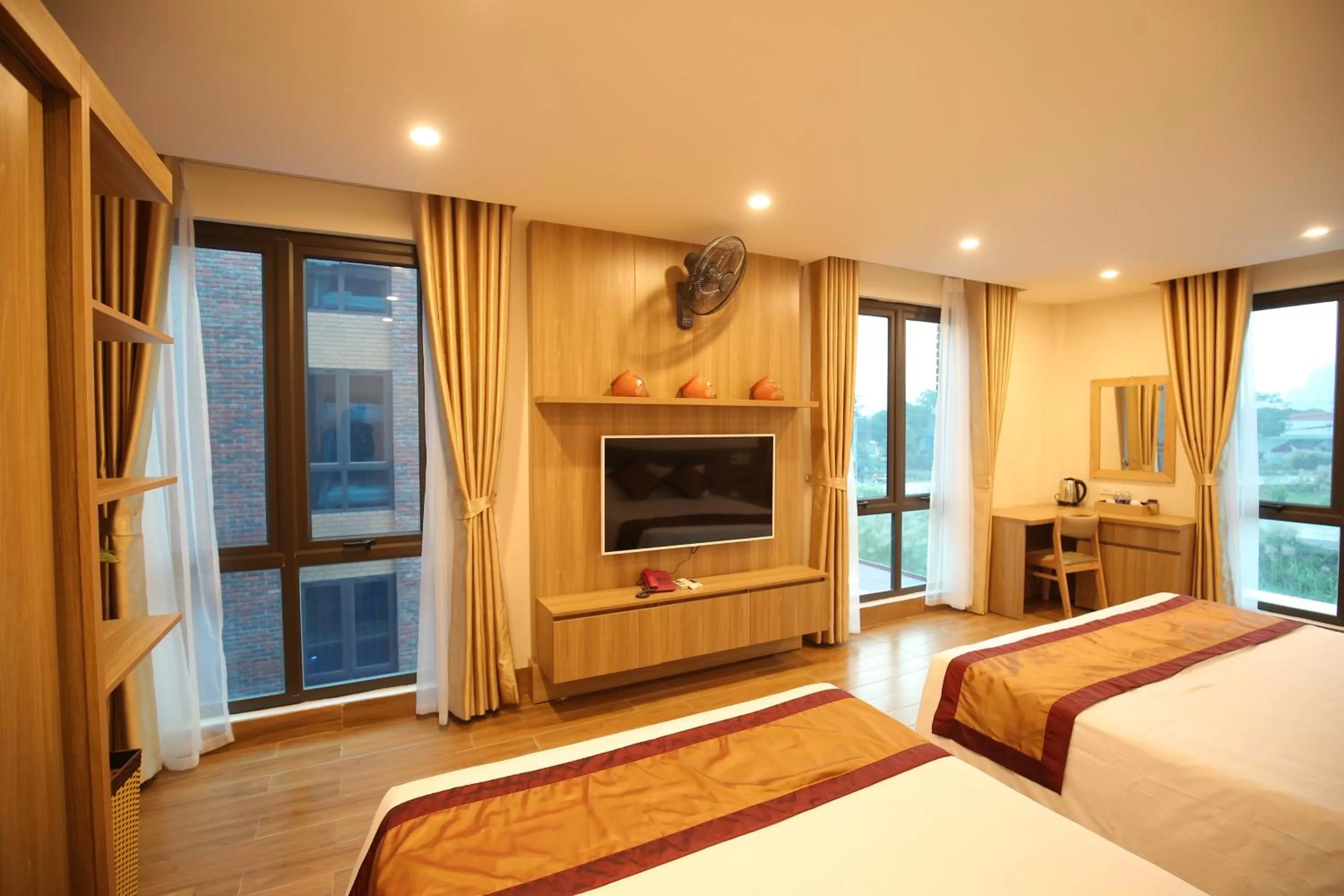 TV and multimedia, TV/Entertainment Center in Cozynibi Hotel