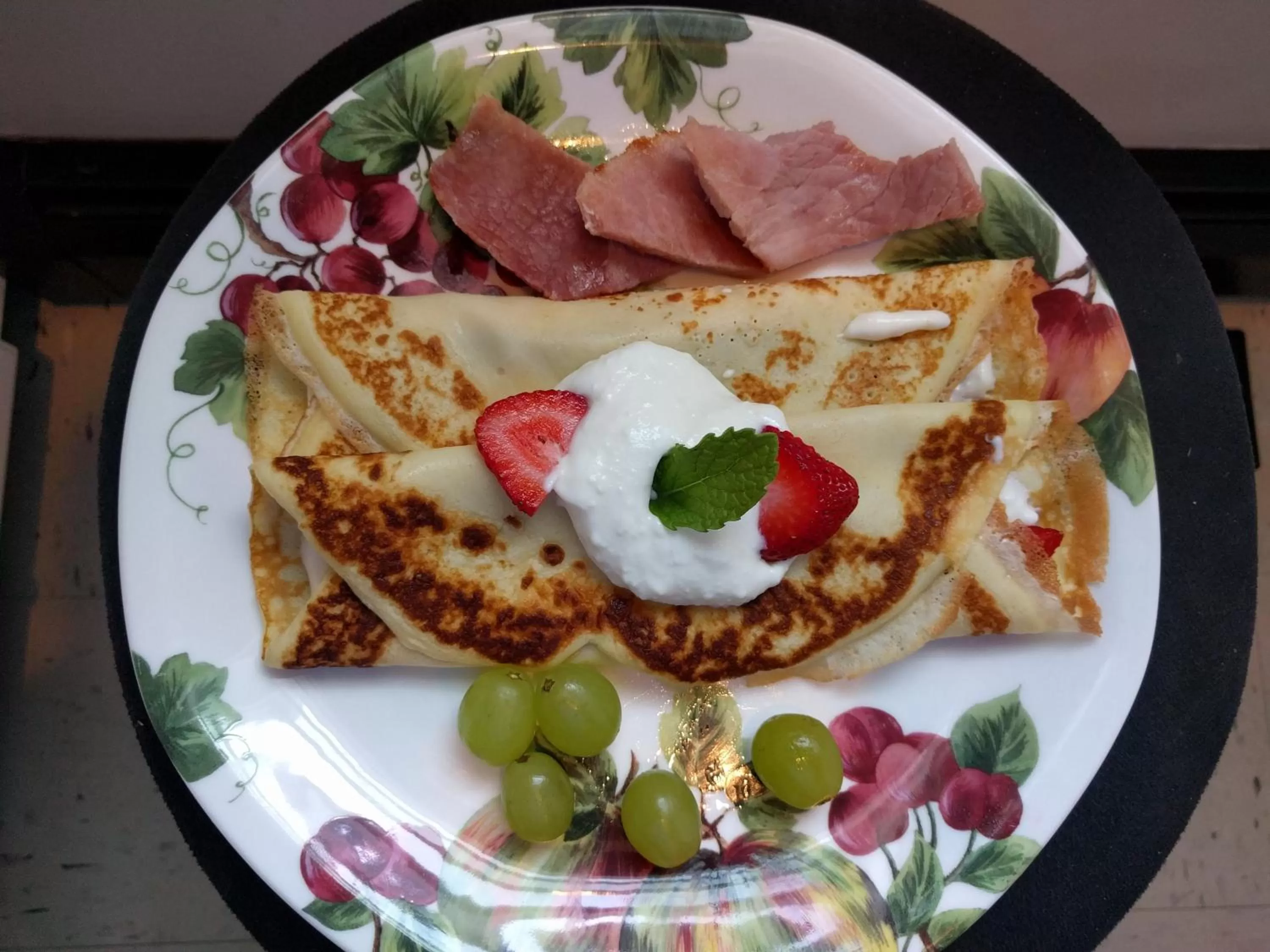 American breakfast in Haven By The Sea B&B