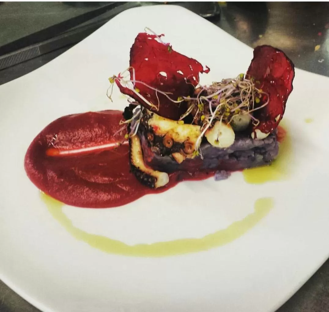 Restaurant/places to eat in Castello Di Pavone