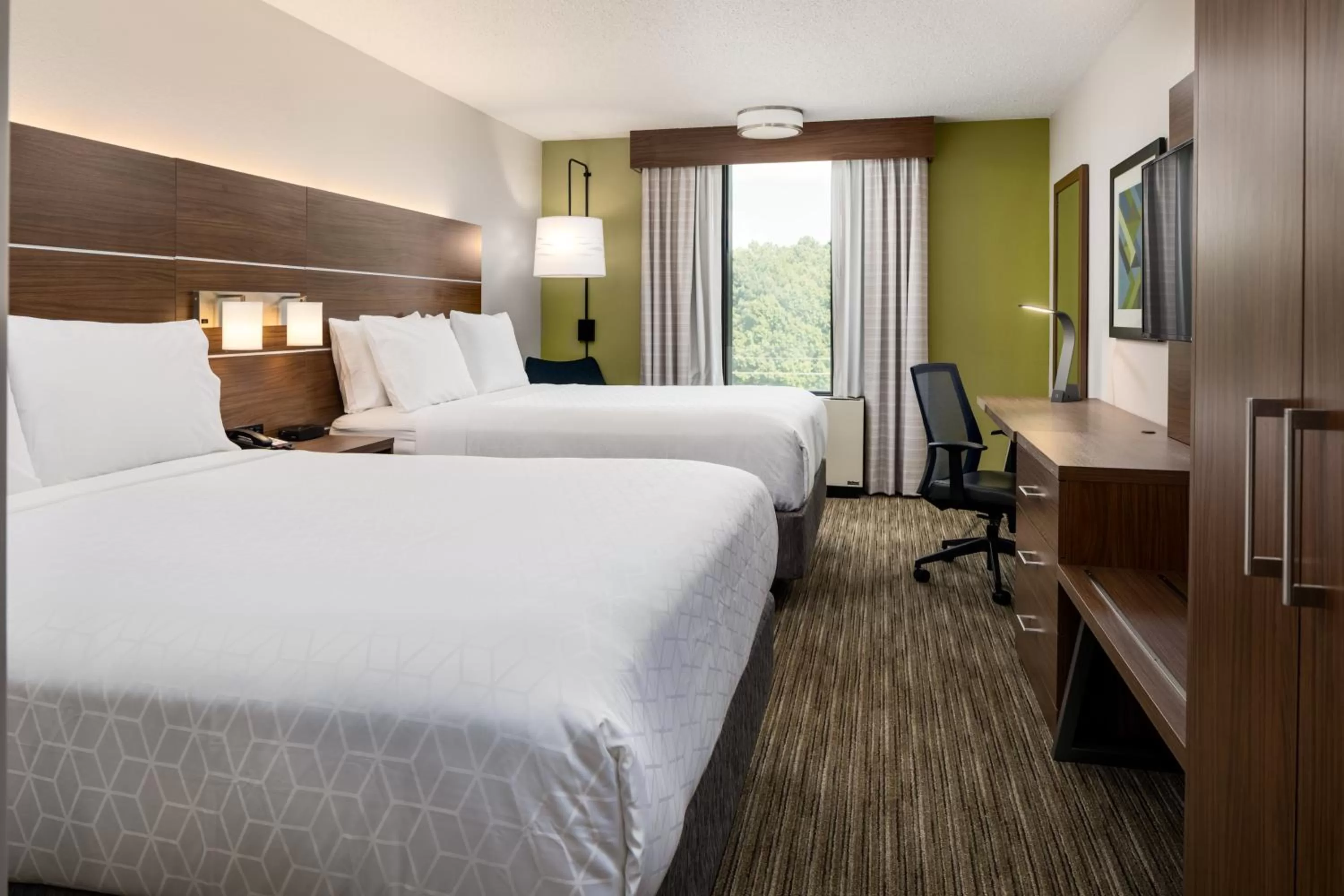 Photo of the whole room, Bed in Holiday Inn Express Atlanta Airport-College Park by IHG