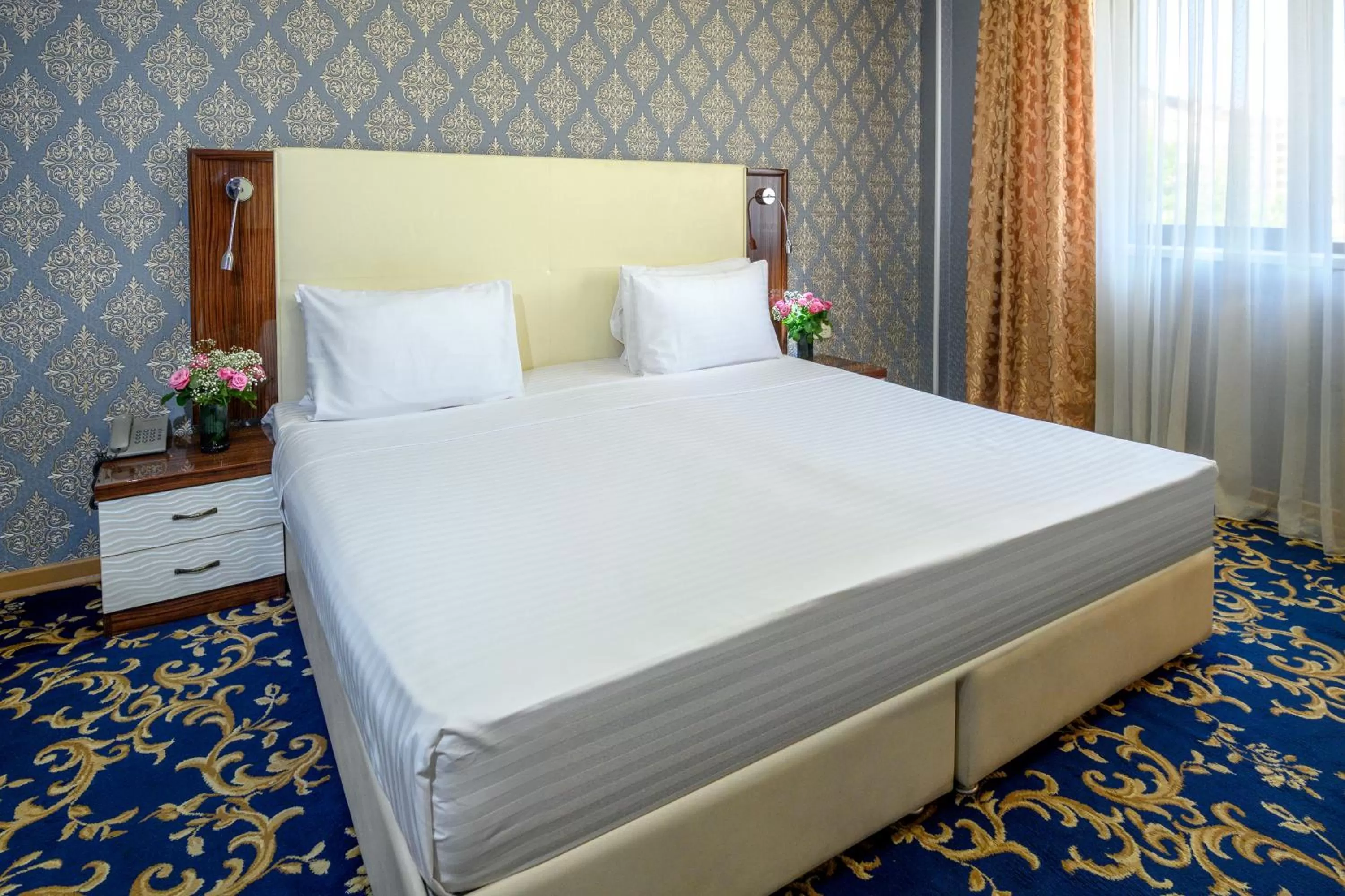 Bed in Royal Plaza by Stellar Hotels, Yerevan