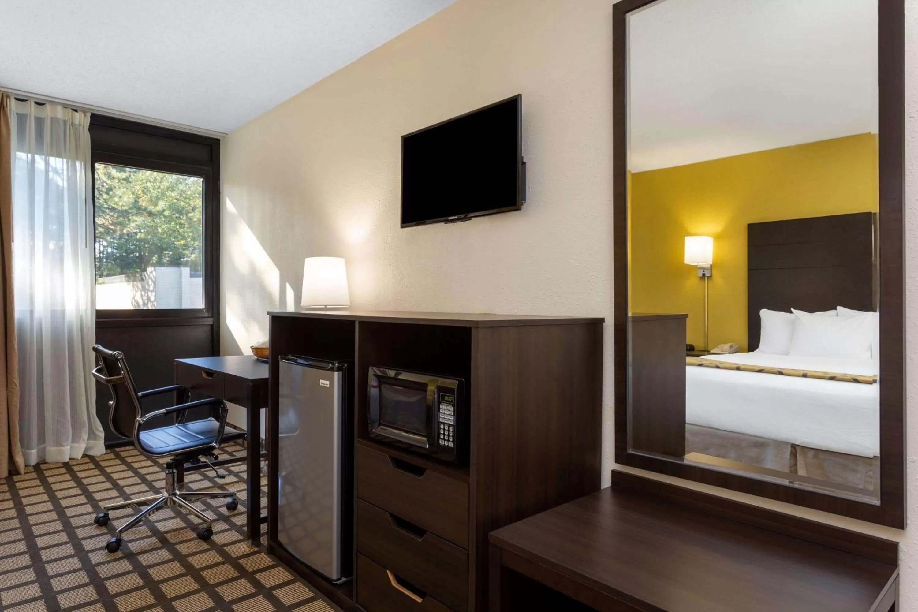 Photo of the whole room, Bed in Baymont by Wyndham Queensbury/Lake George