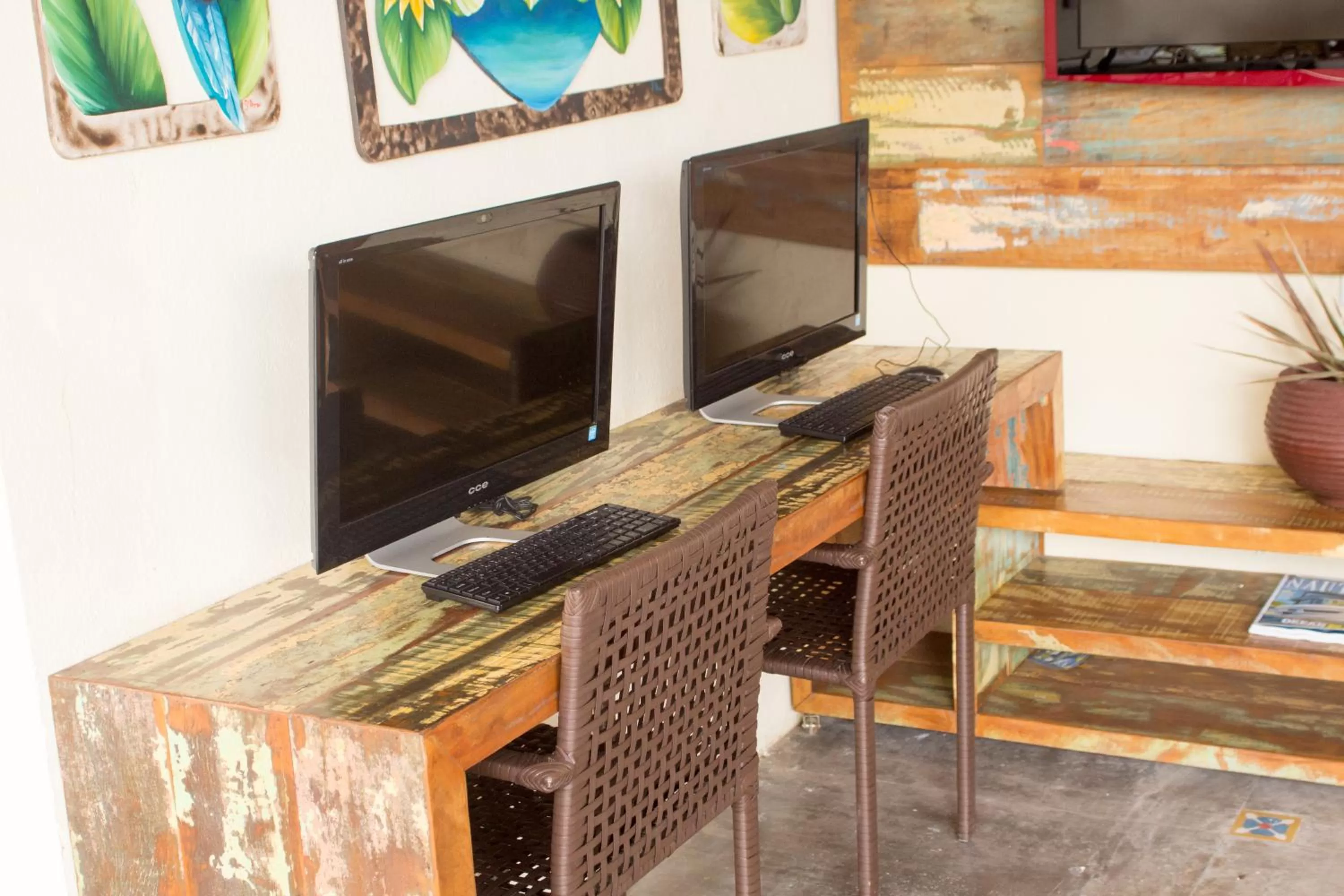 Evening entertainment, TV/Entertainment Center in Pousada Ilha Vitoria