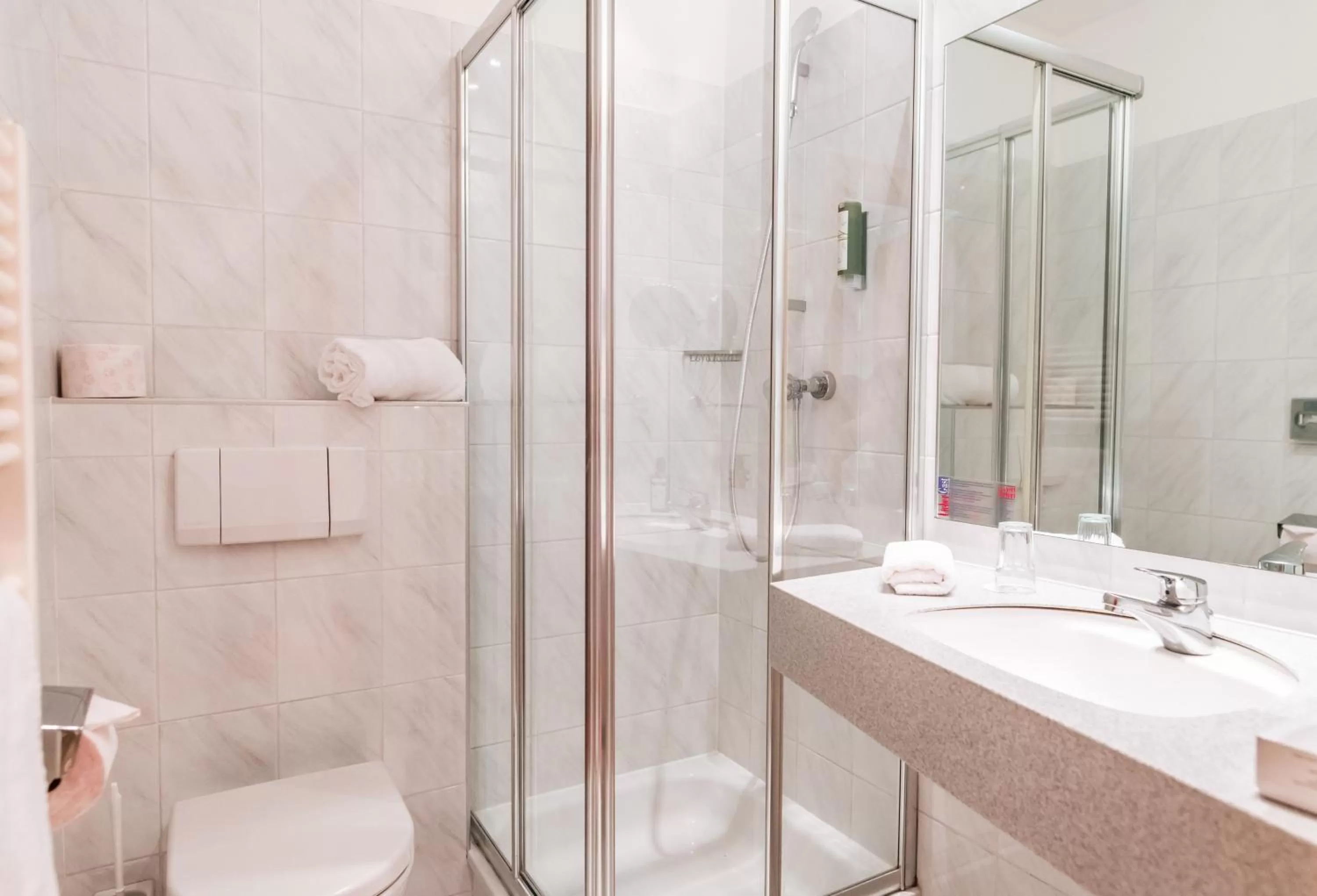 Bathroom in Hotel Markgraf