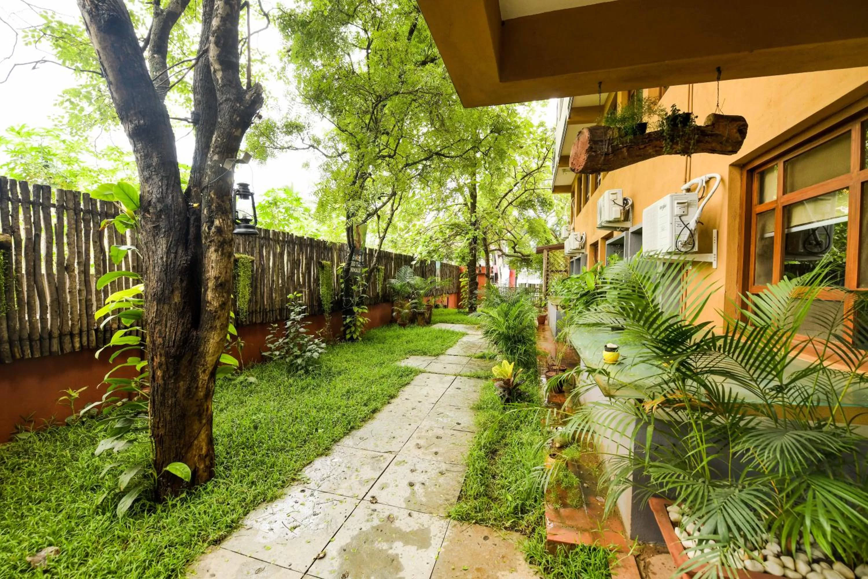 Property building in SAFARI QUEST