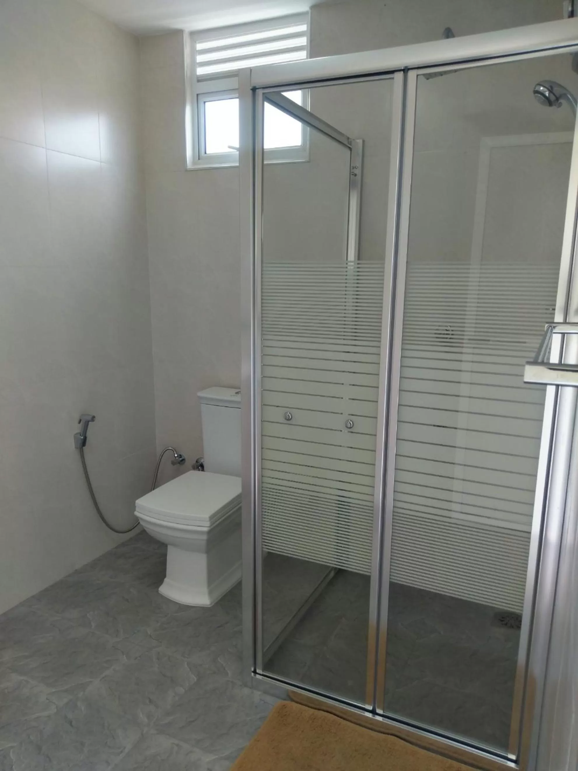 Toilet, Bathroom in Mahaweli View Inn