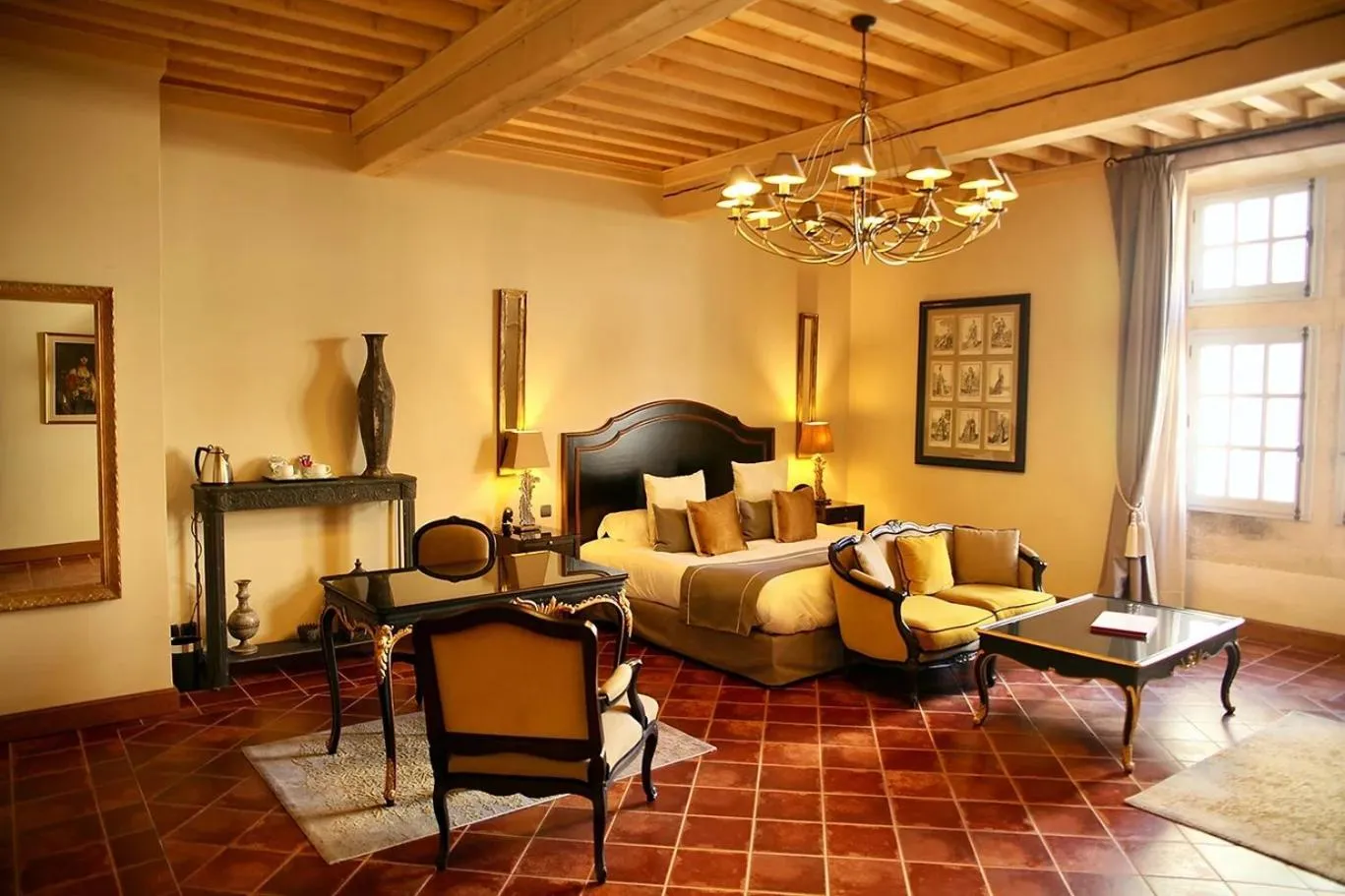 Photo of the whole room in La Villa Mazarin