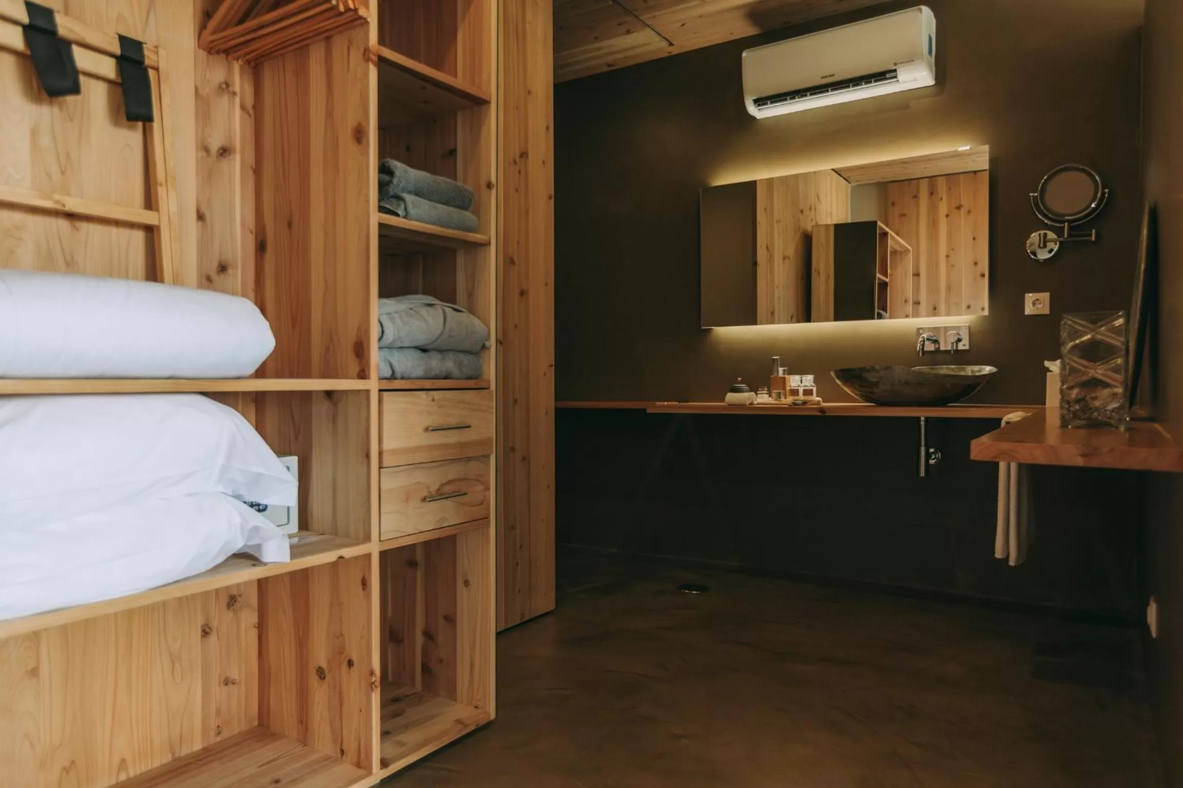 Toilet, Bed in Santa Barbara Eco-Beach Resort