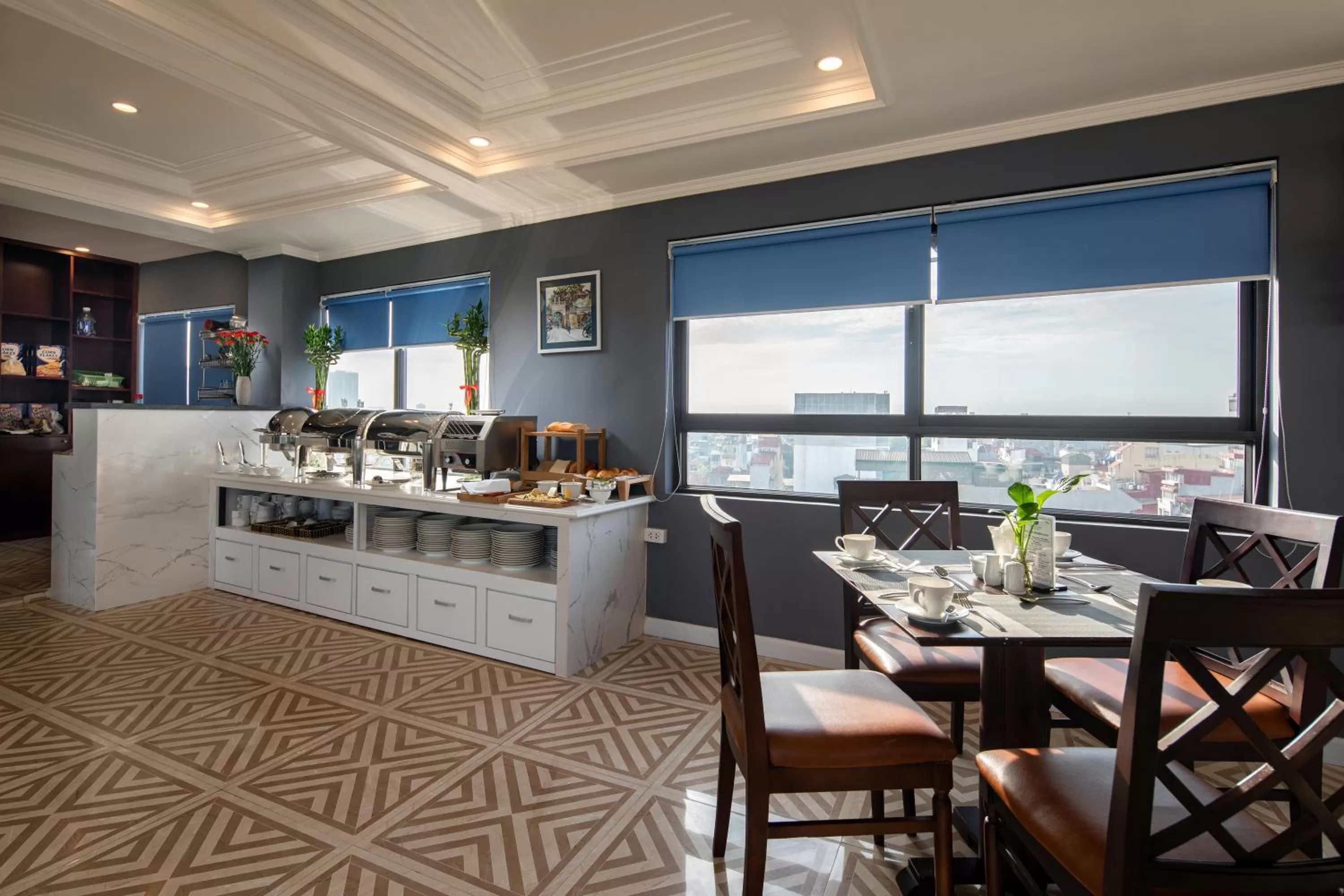 Restaurant/Places to Eat in Hanoi Backpackers Hostel & Rooftop bar