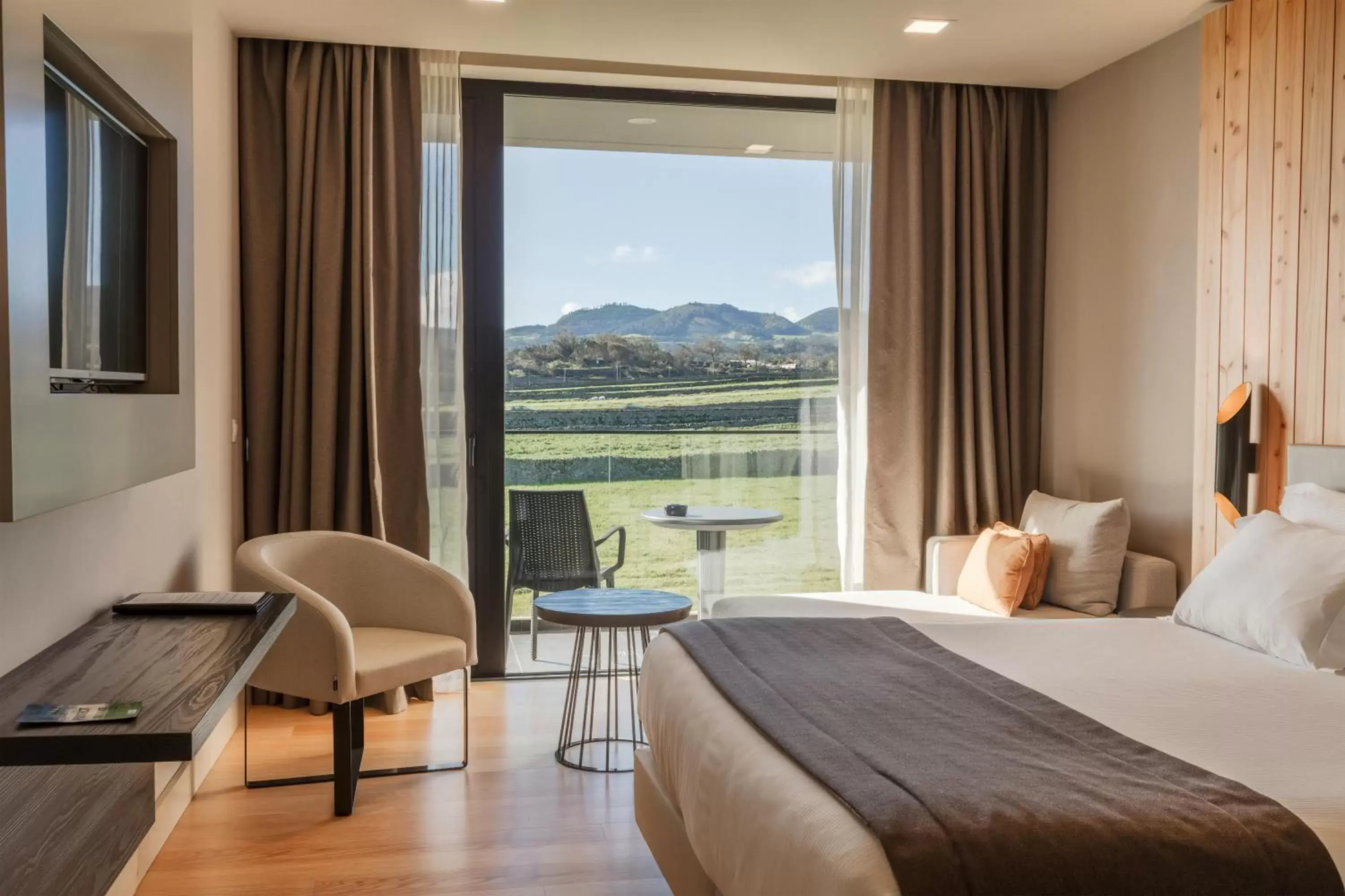 Suite with Mountain View in Pedras do Mar Resort & Spa Suite with Mountain View in Pedras do Mar Resort & Spa