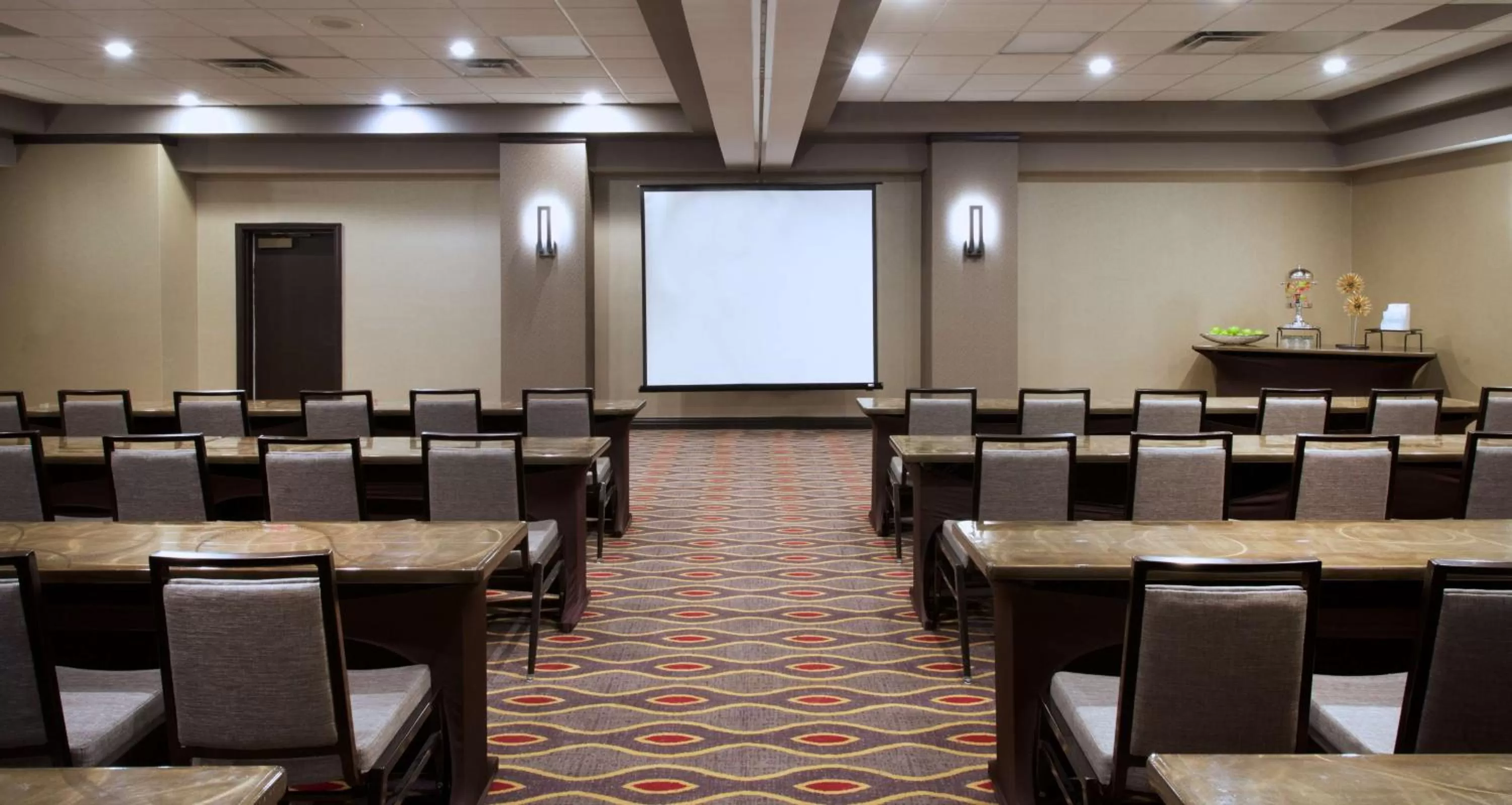 Meeting/conference room in Embassy Suites by Hilton Dulles Airport