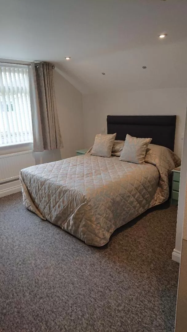 Bed in Grove House Hotel