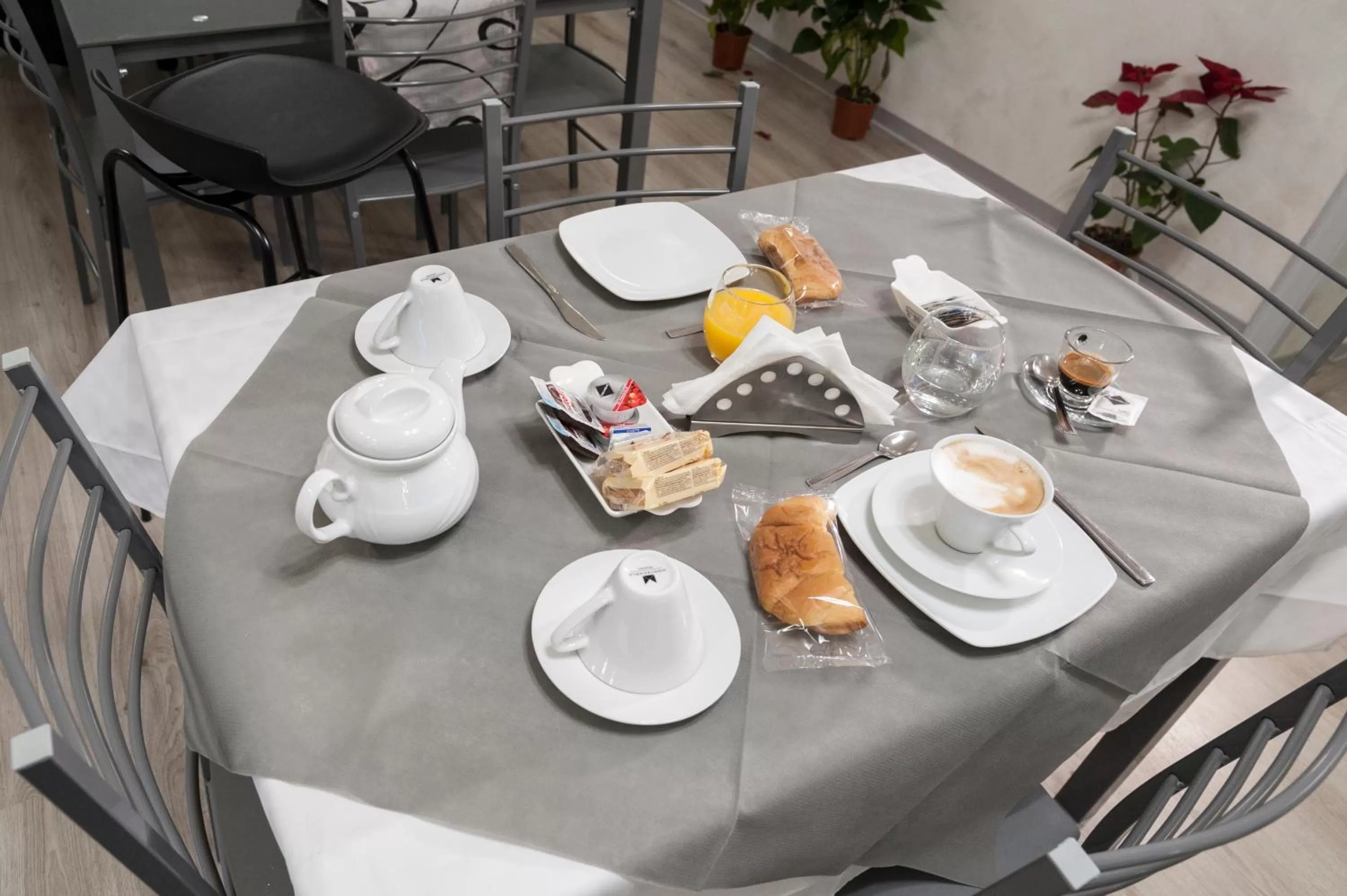 Food and drinks in B&B Etnea Palace