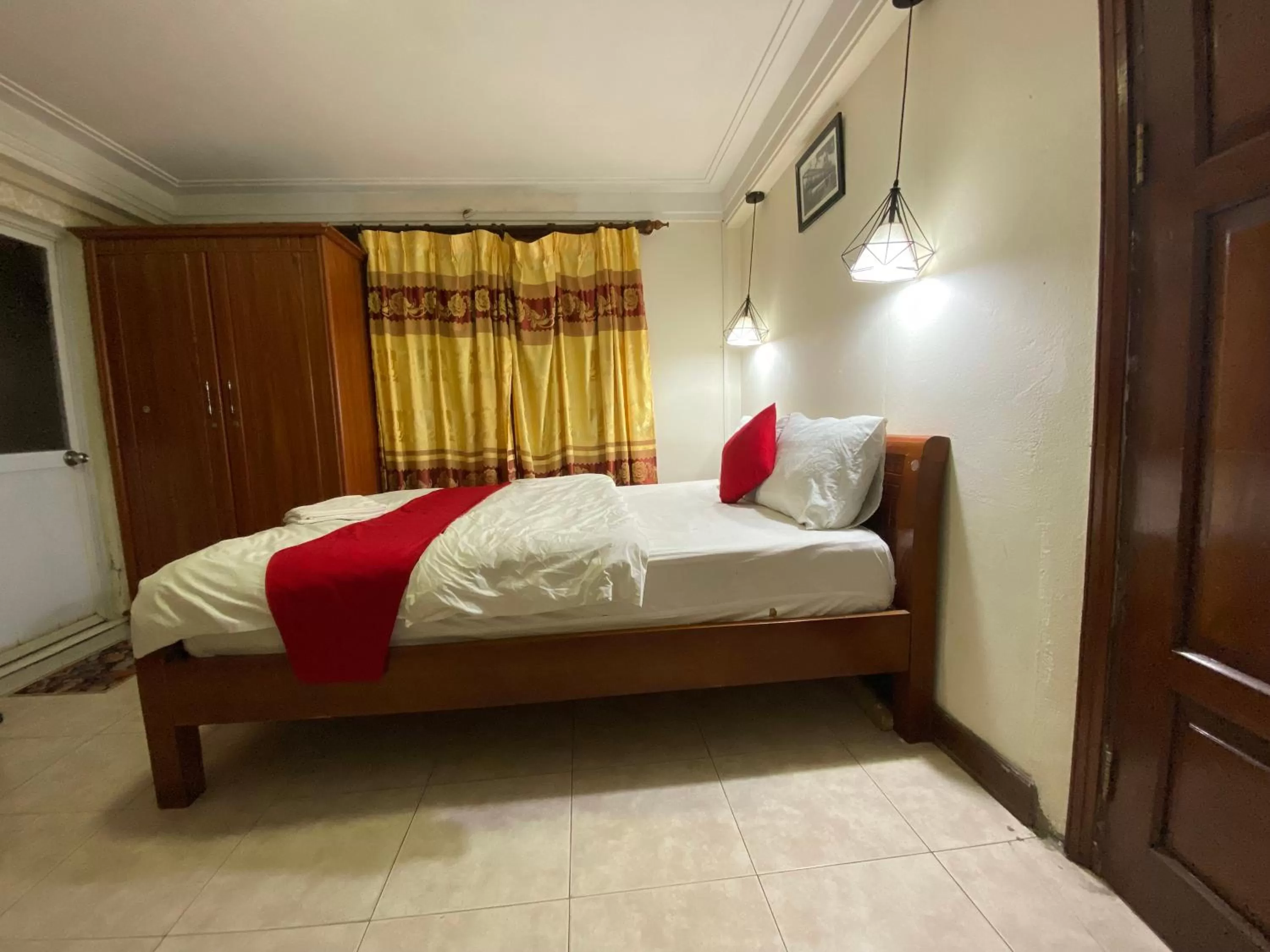 Photo of the whole room, Bed in Sophie hotel