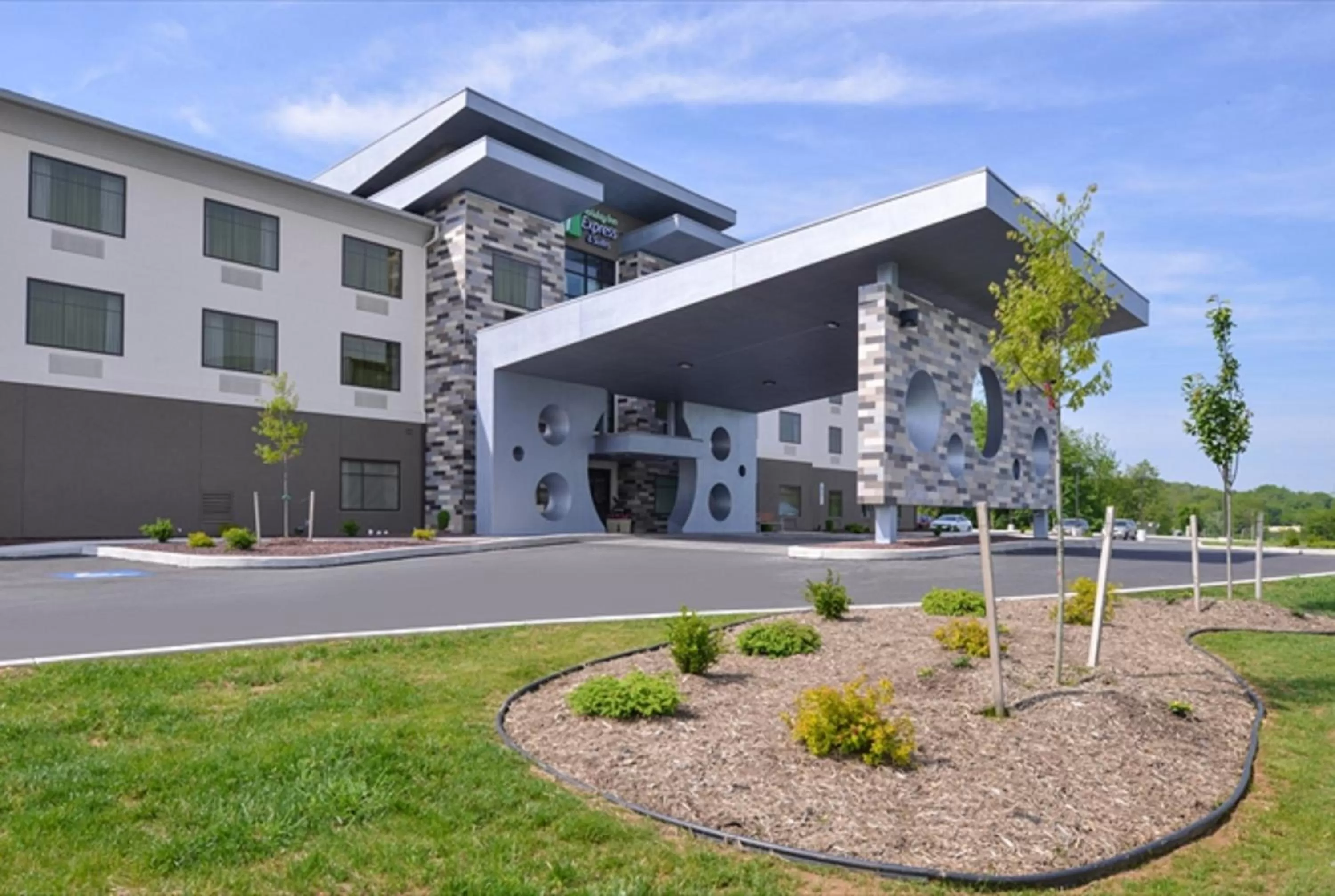 Property building in Holiday Inn Express & Suites Shippensburg by IHG