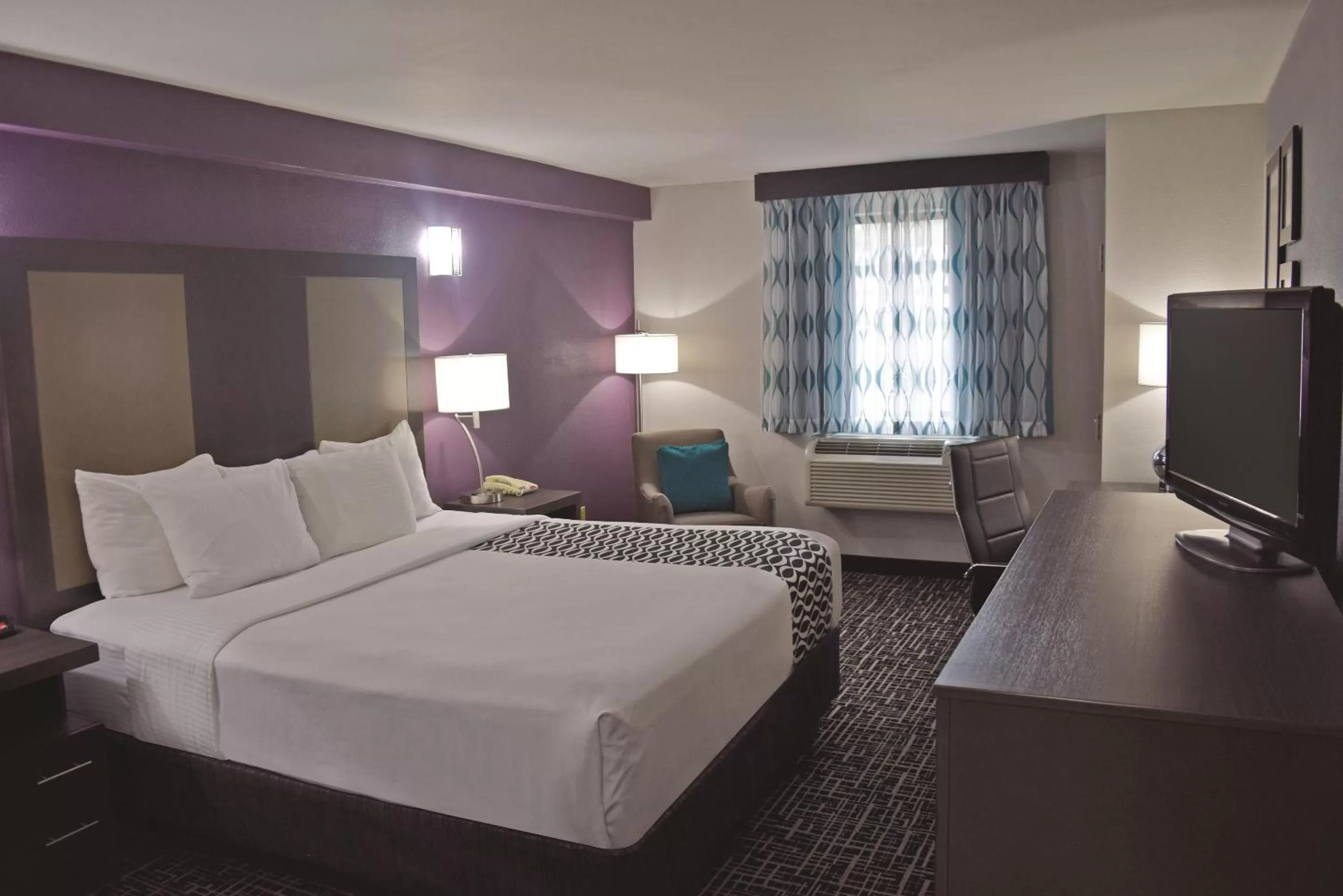 Bedroom, Bed in La Quinta Inn by Wyndham West Long Branch NJ Shore Area