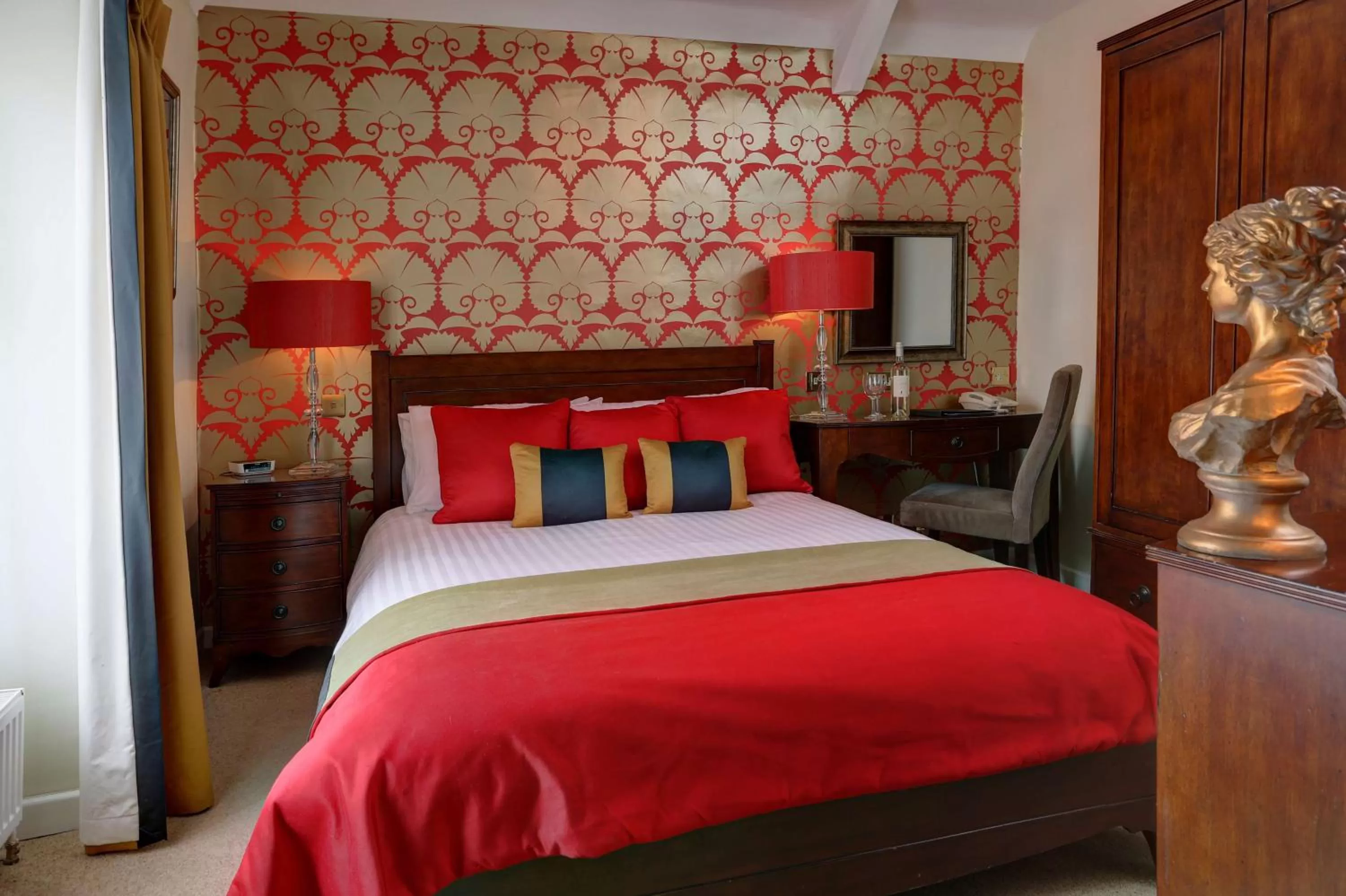 Photo of the whole room, Bed in The Swan Hotel, Wells, Somerset - The Coaching Inn Group