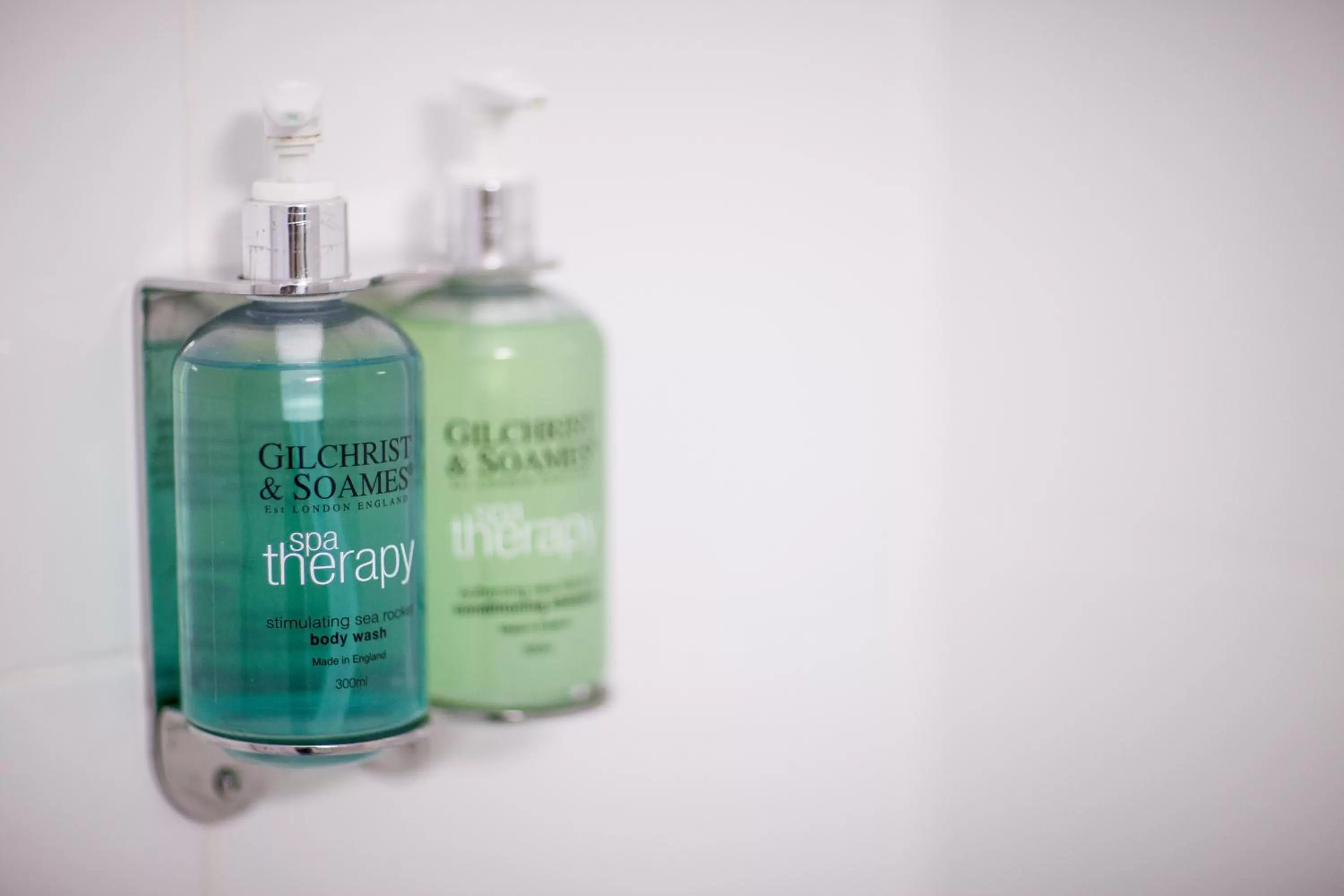 Superior Twin Room in Leonardo Hotel Dublin Christchurch