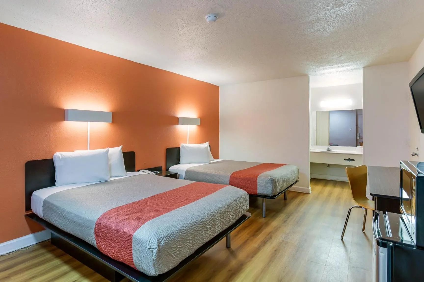 Bed in Studio 6 Gainesville, Fl