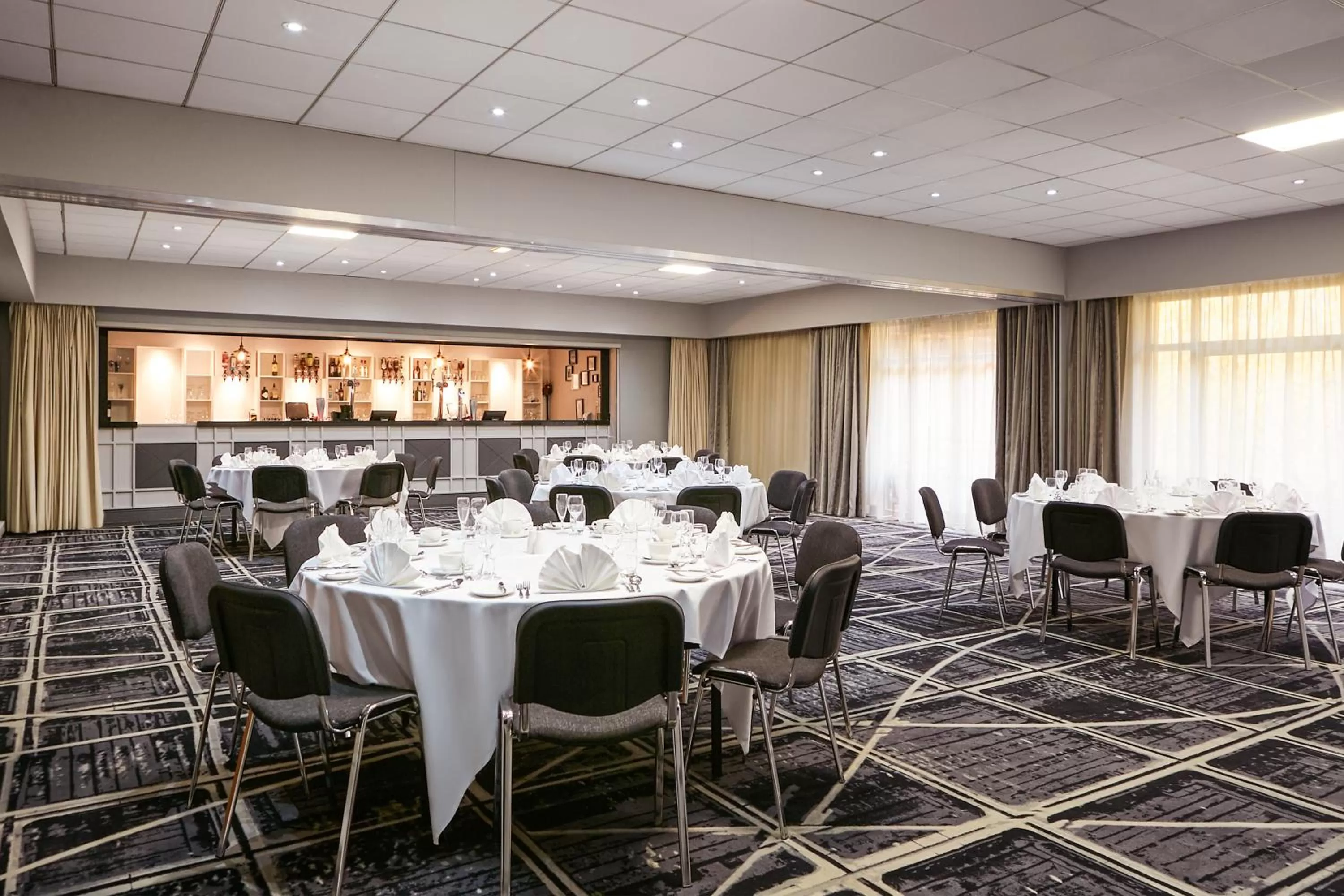 Restaurant/places to eat in Novotel Manchester West