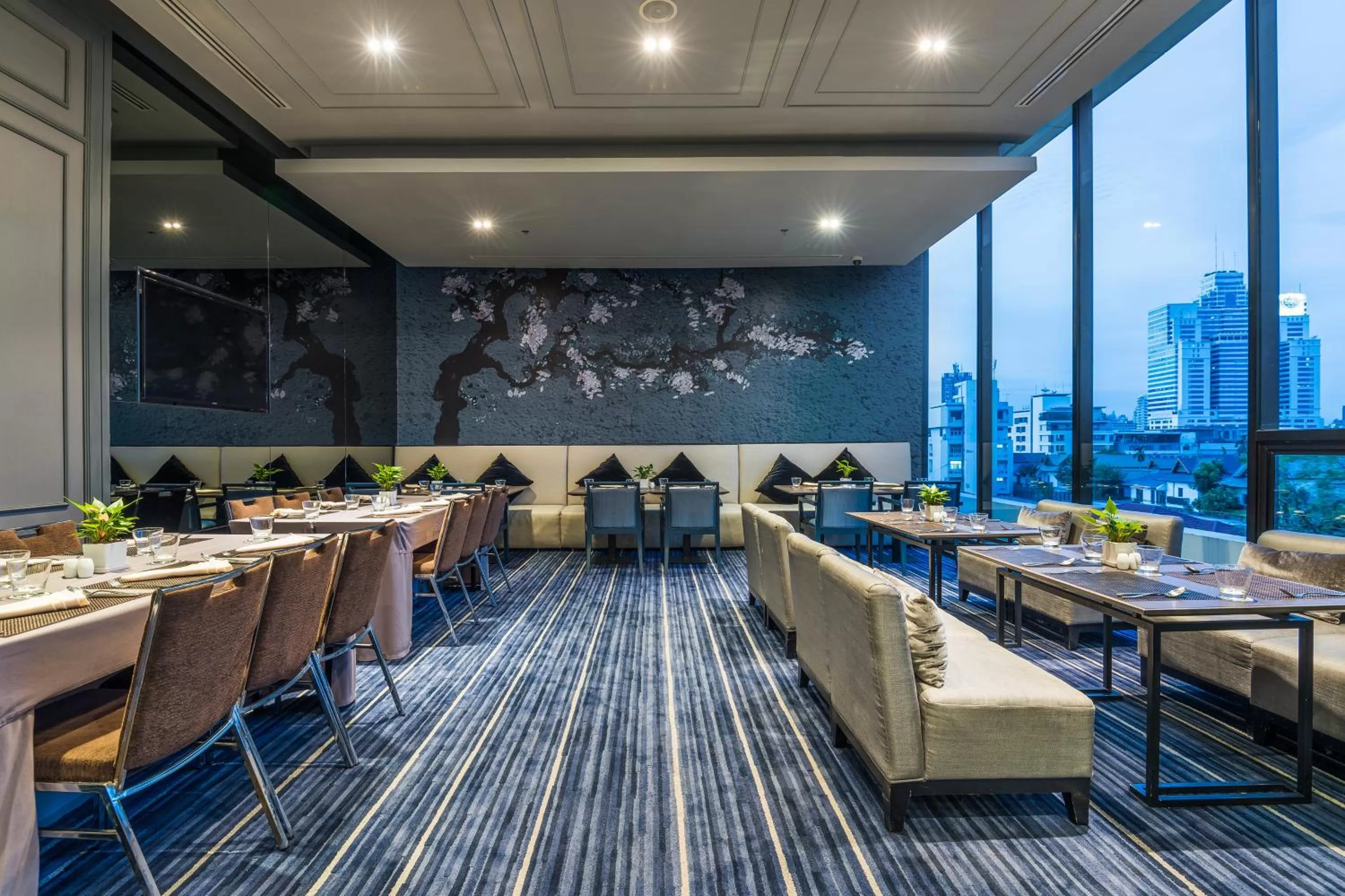 Restaurant/places to eat in Chatrium Sathon Bangkok