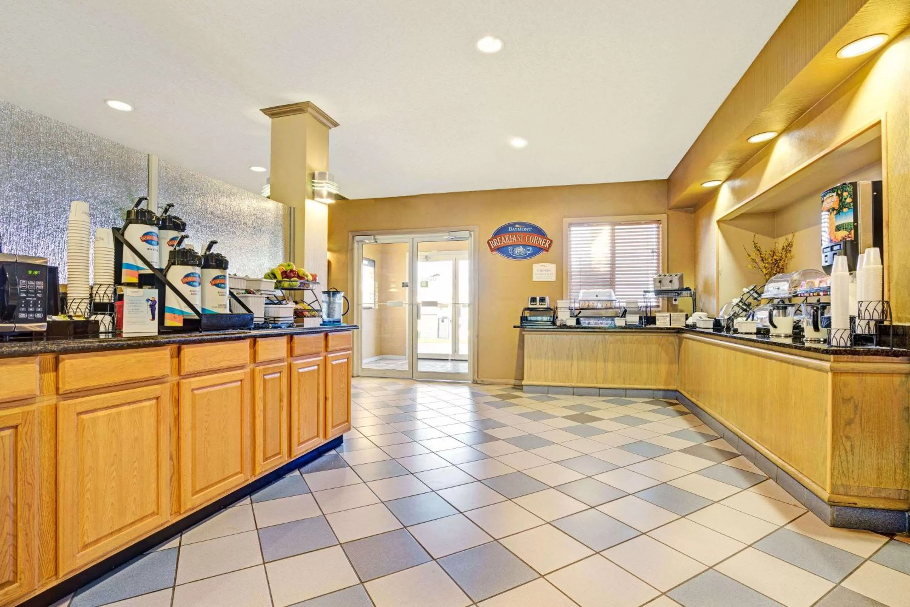 Restaurant/places to eat in Baymont by Wyndham Wahpeton