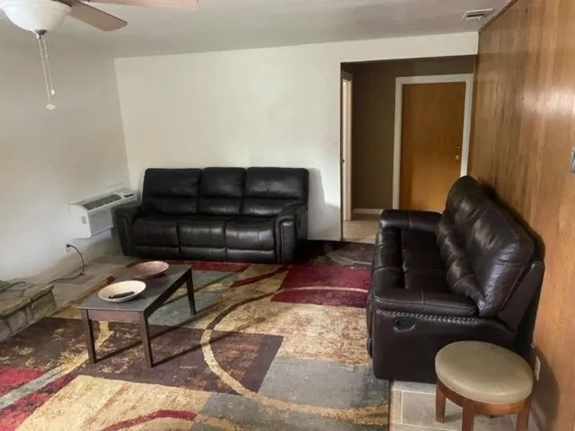 Mountain Trail Lodge and Vacation Rentals