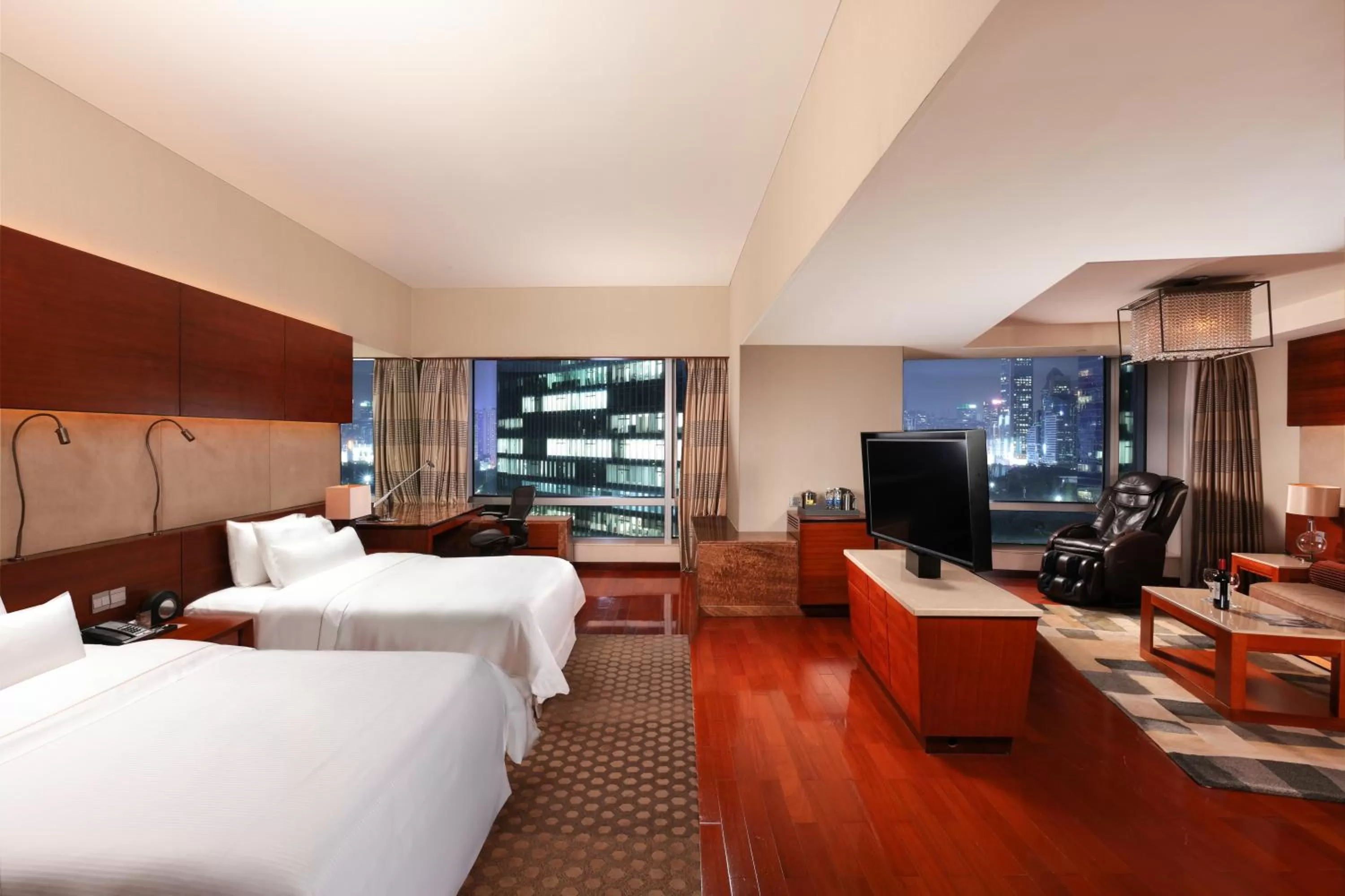 Photo of the whole room, Bed in The Westin Guangzhou