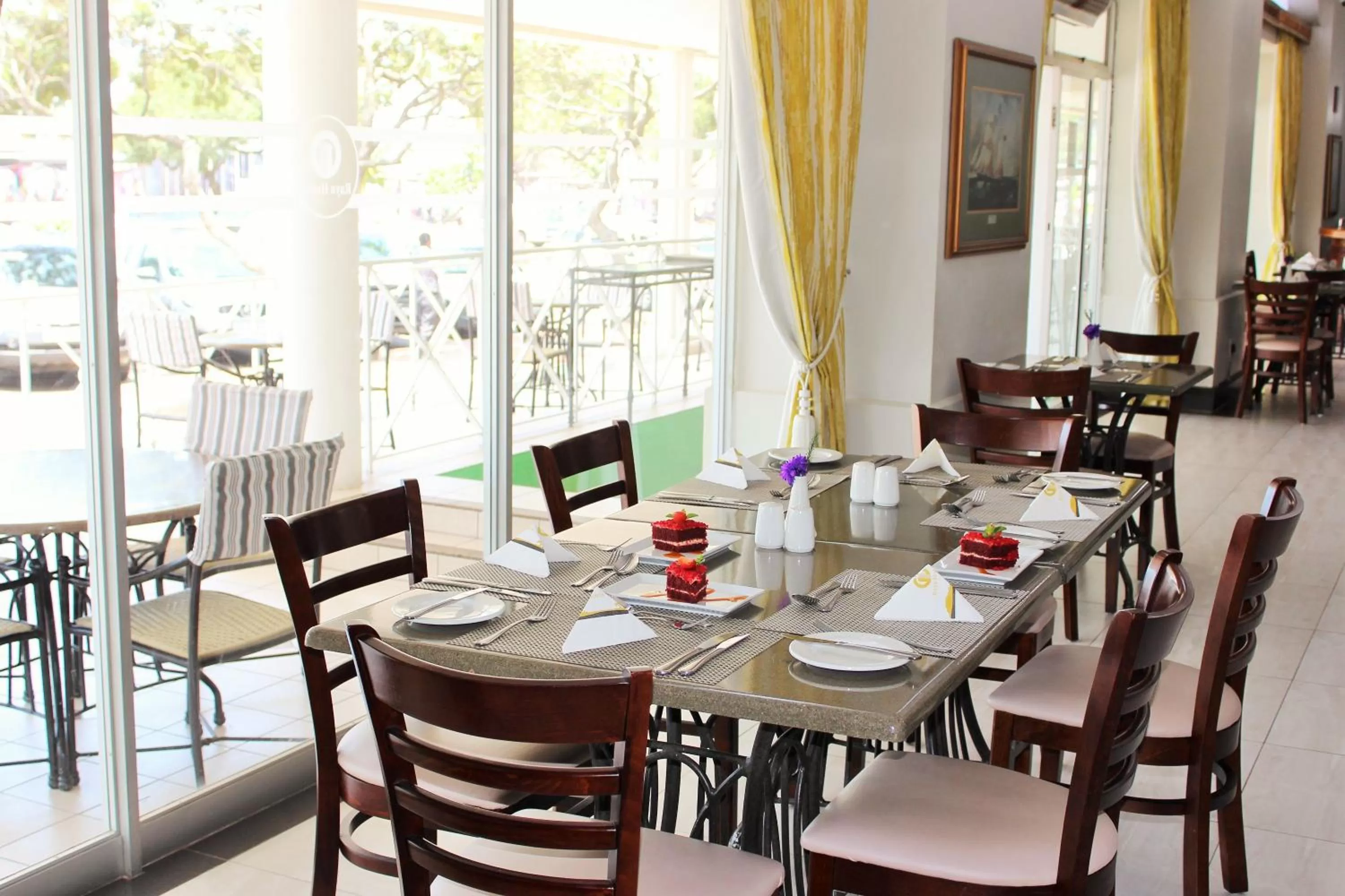 Restaurant/places to eat in The Balmoral - Halaal