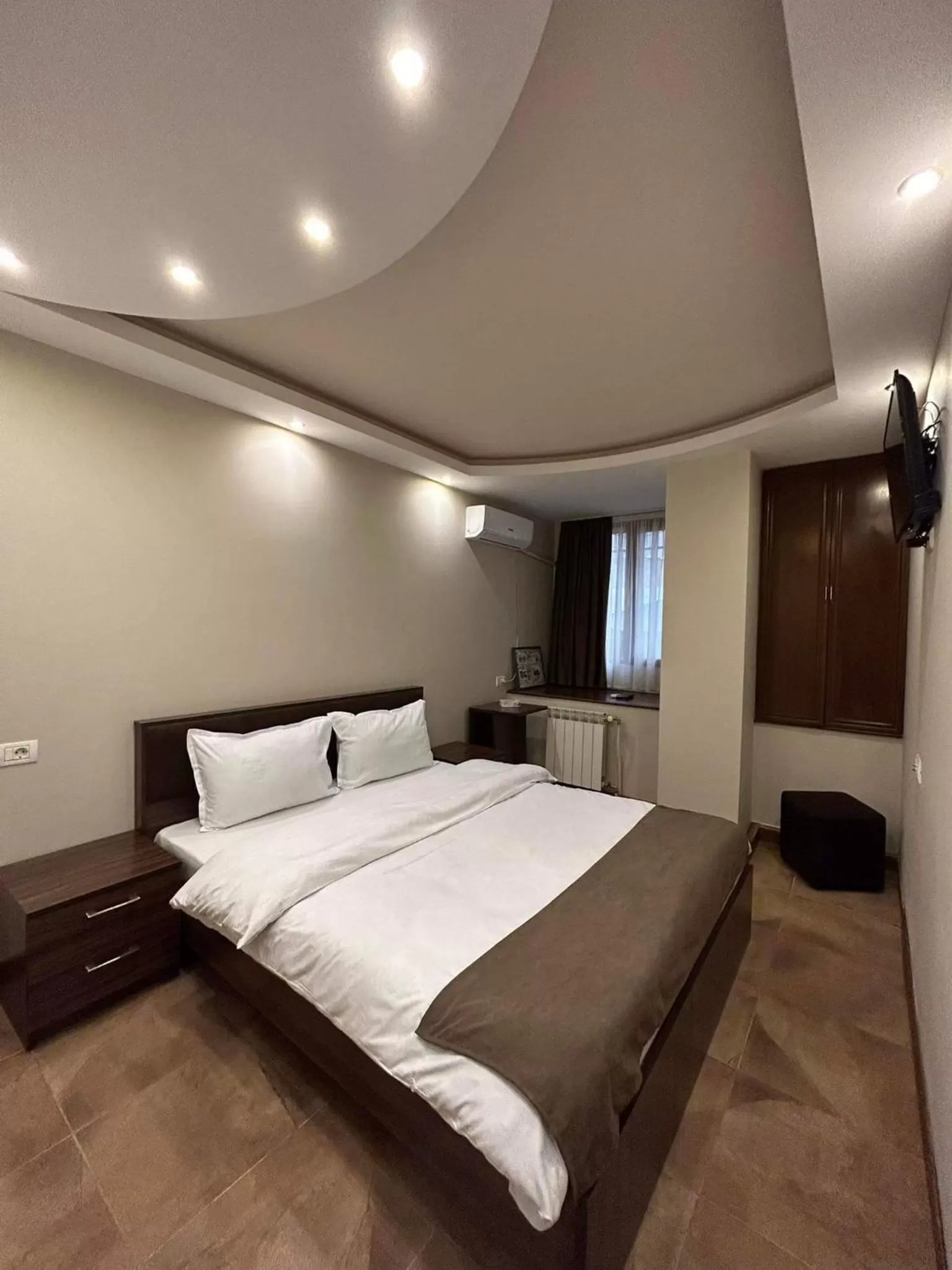 Bed in Time Hotel & Tours