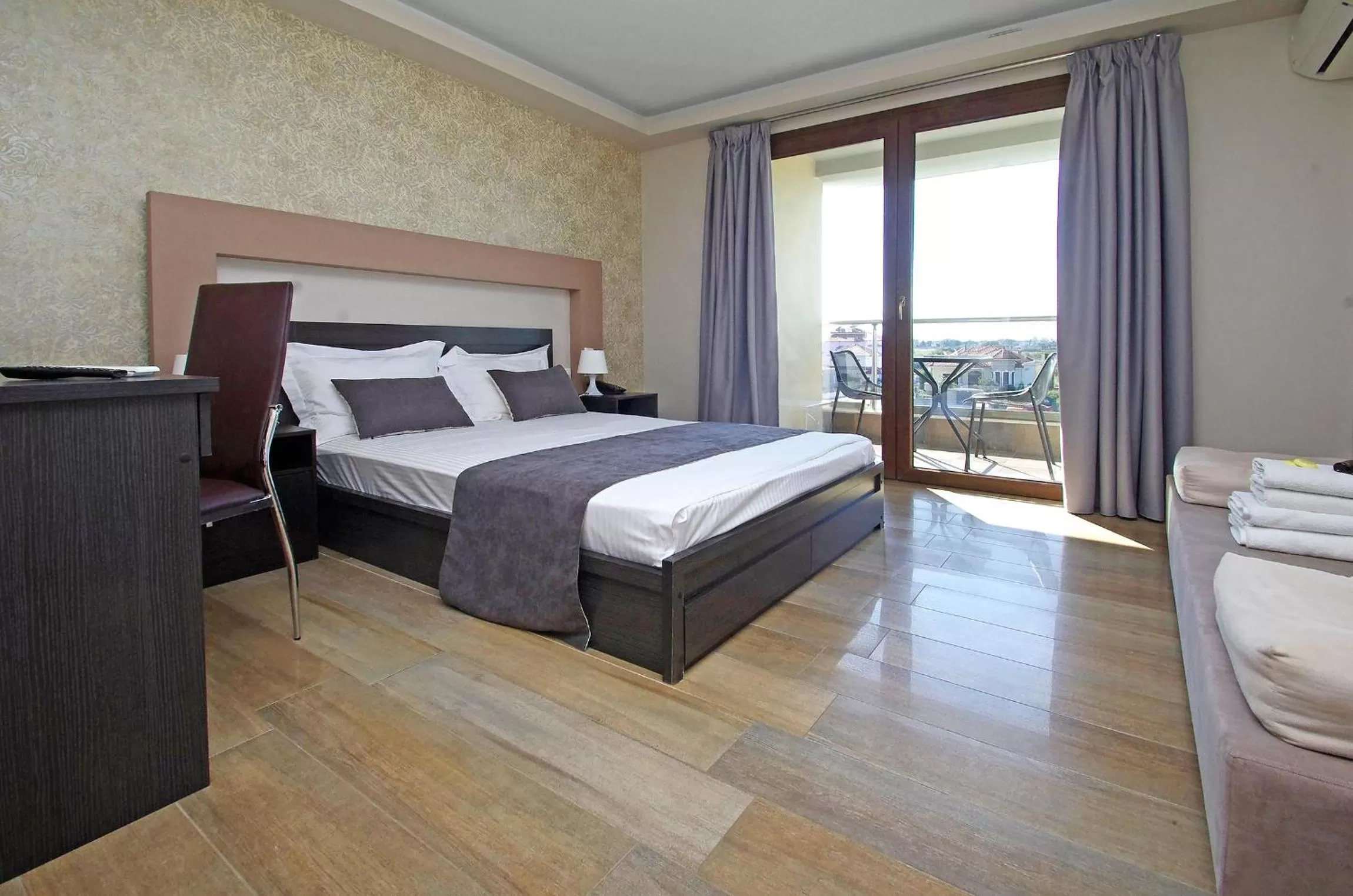 Photo of the whole room, Bed in Principal New Leisure Hotel