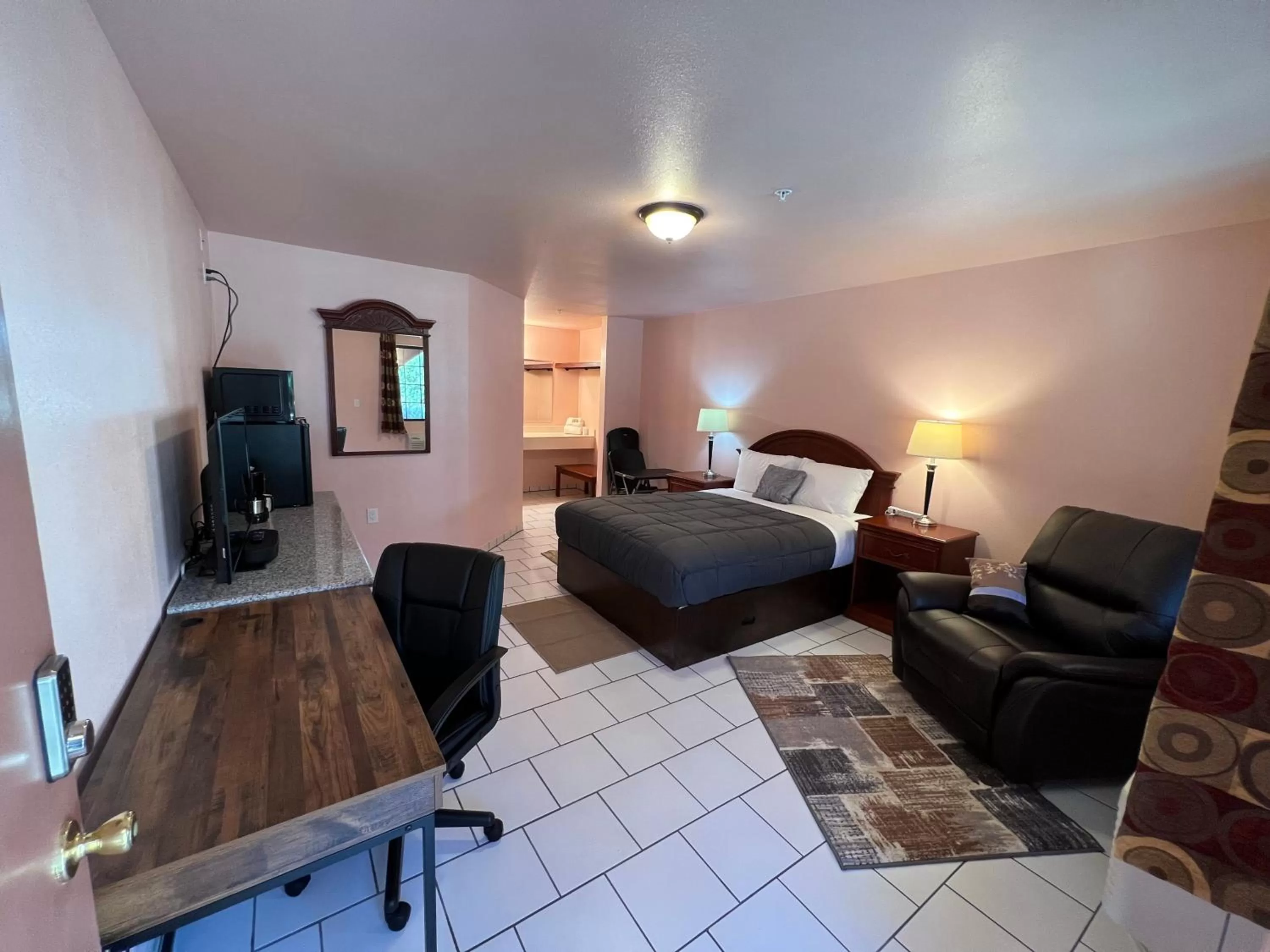 Bed in Frazier View Motel