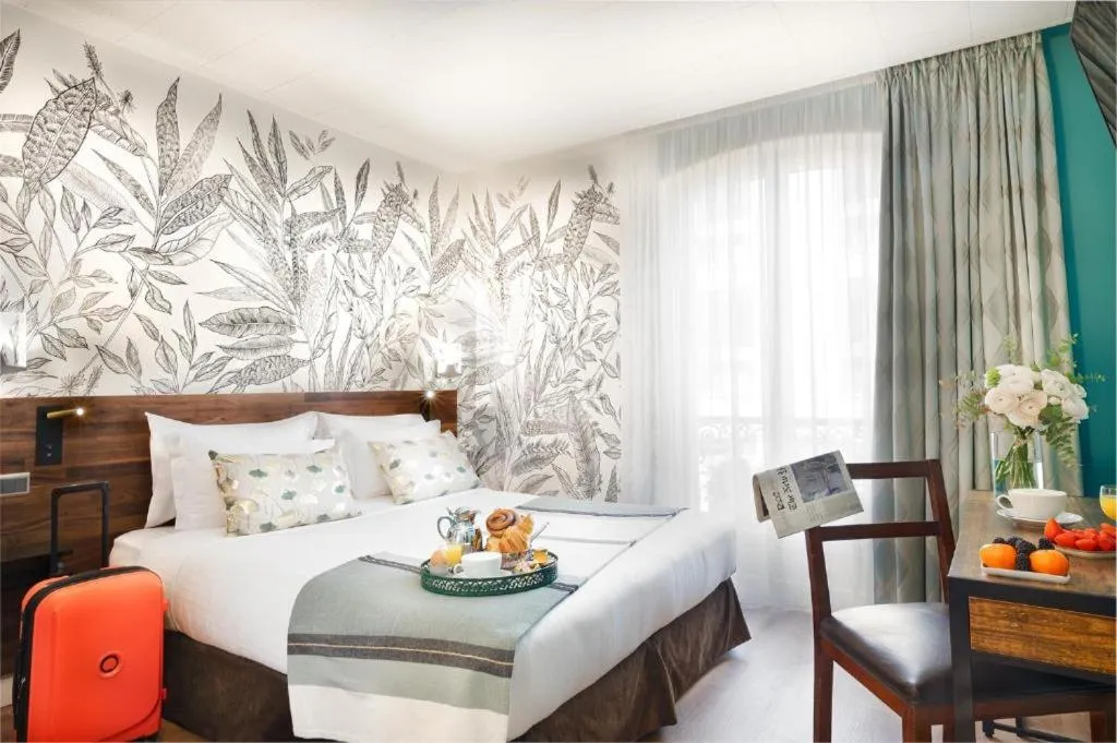 Bed in Hôtel Delavigne