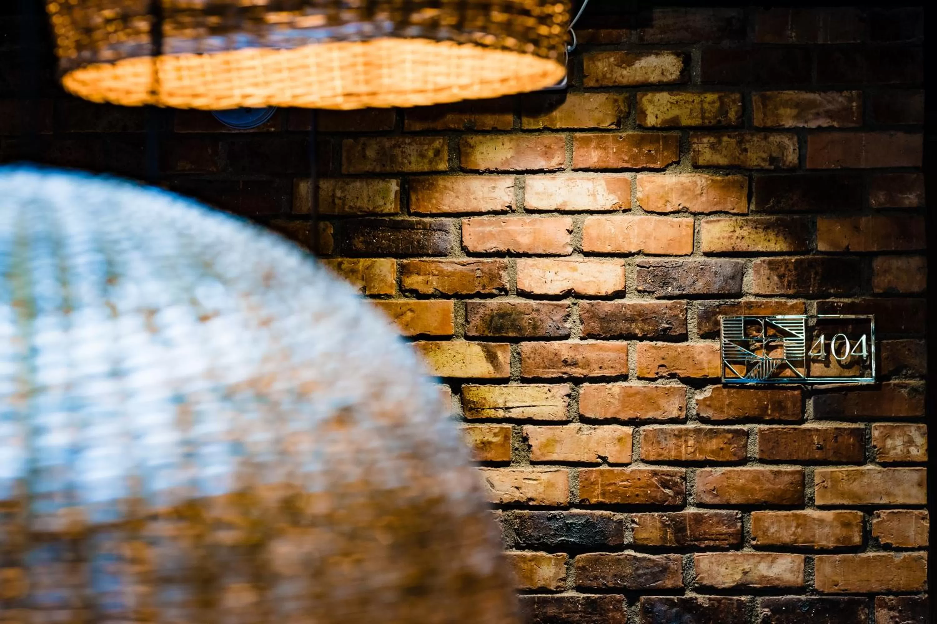 Text overlay in Nomada Hotel Origen