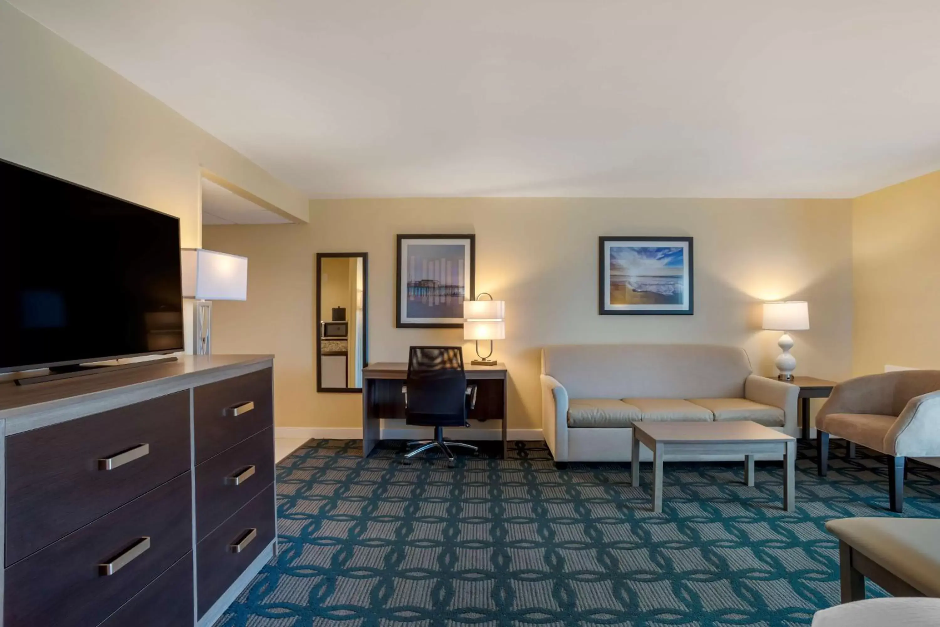 King Room with Walk-in Shower - Disability Access in Best Western Plus Ocean City King Room with Walk-in Shower - Disability Access in Best Western Plus Ocean City