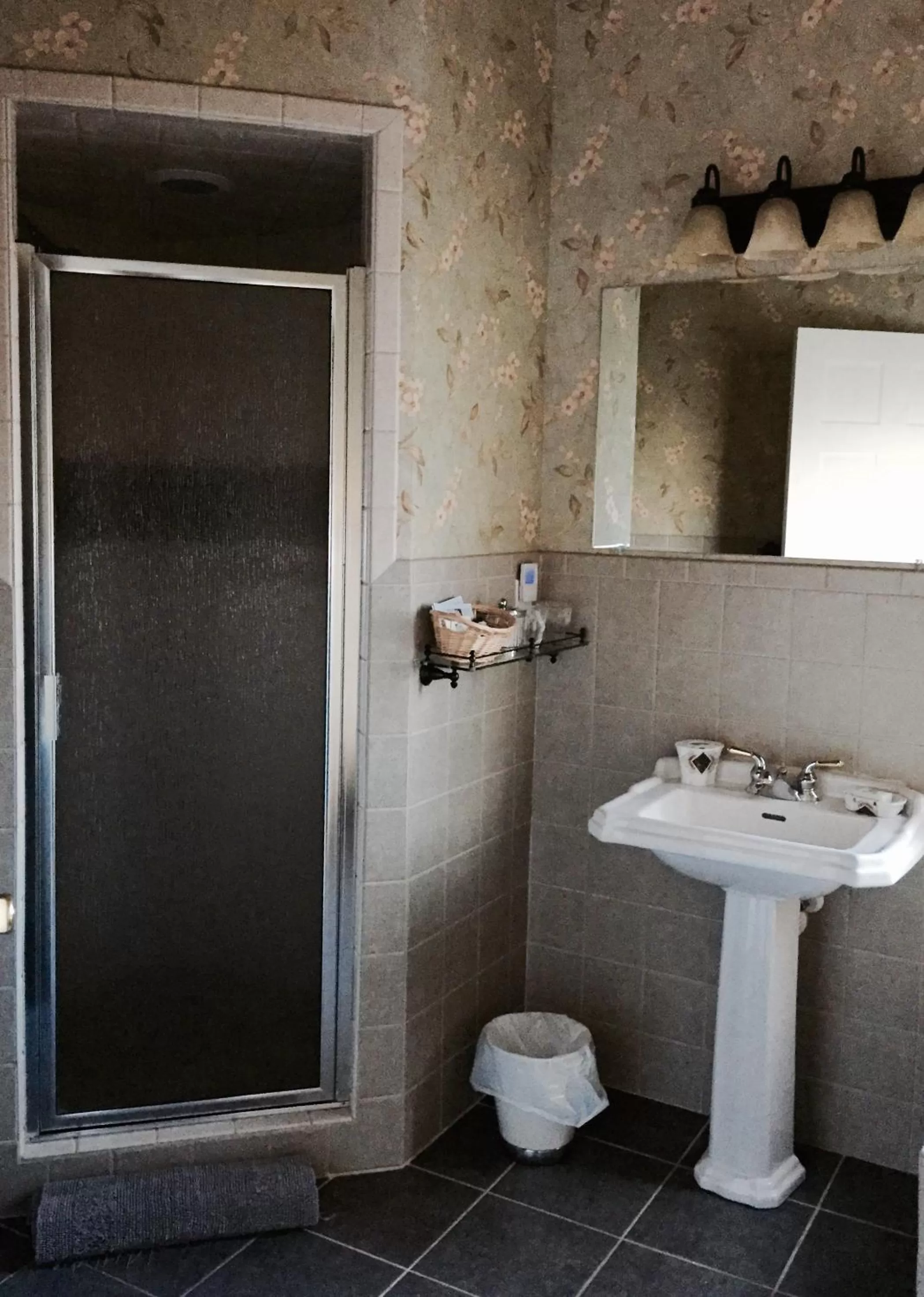 Bathroom in Hanna House Bed & Breakfast