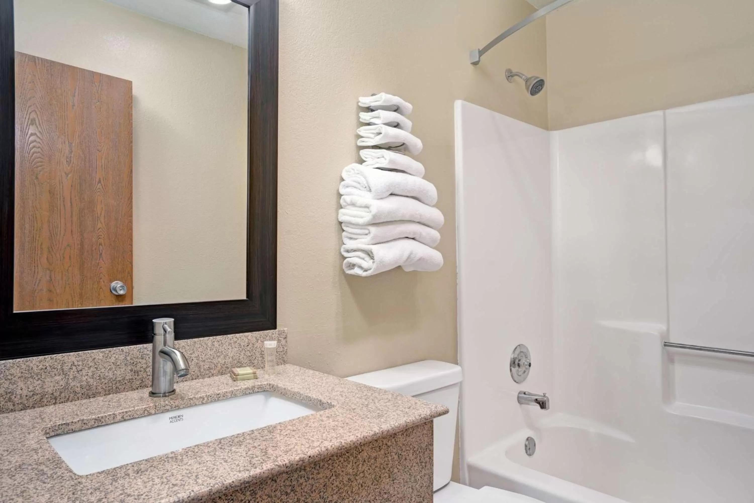 King Room - Smoking  in Super 8 by Wyndham Melrose