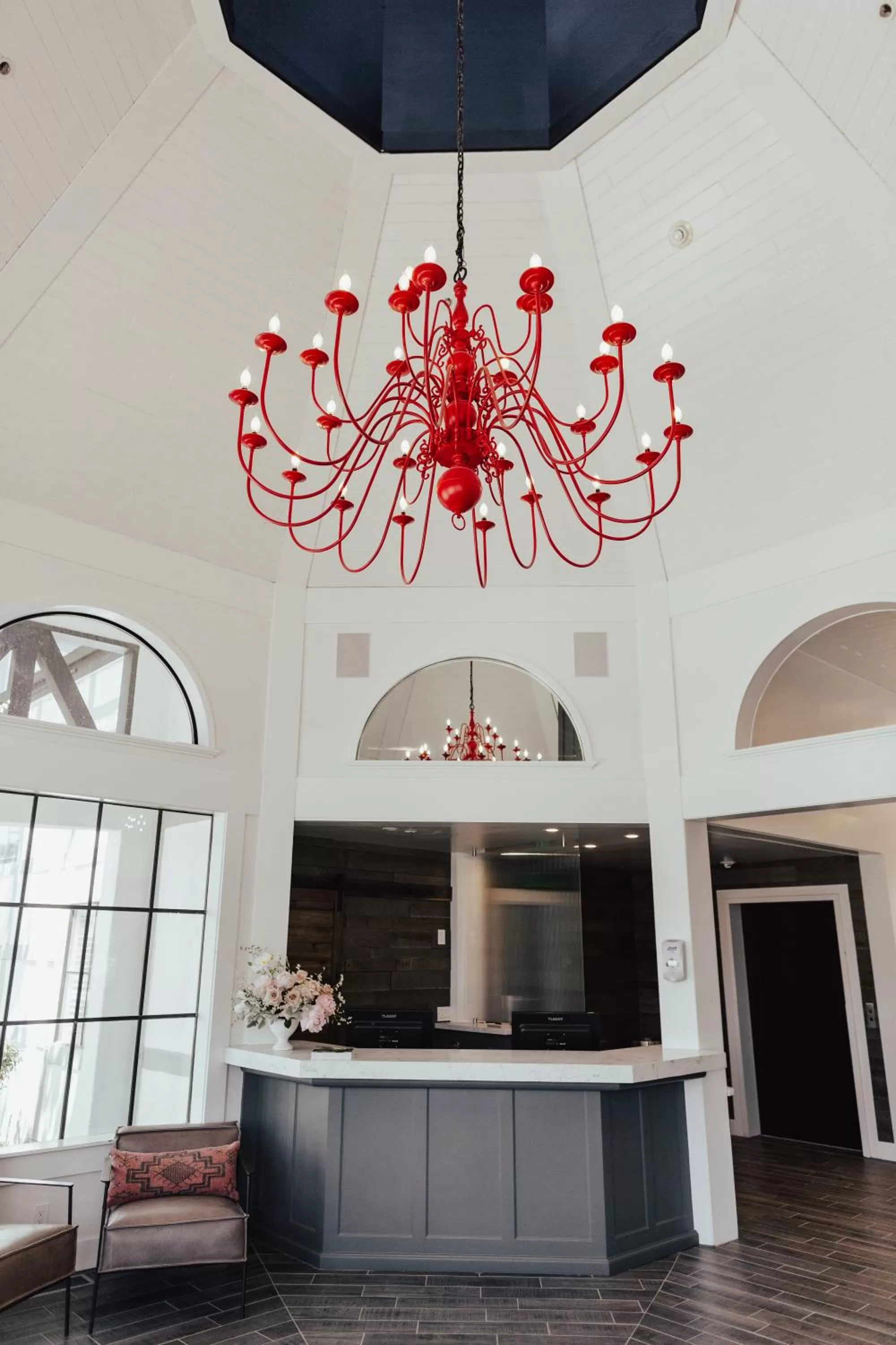 Vinland Hotel and Lounge