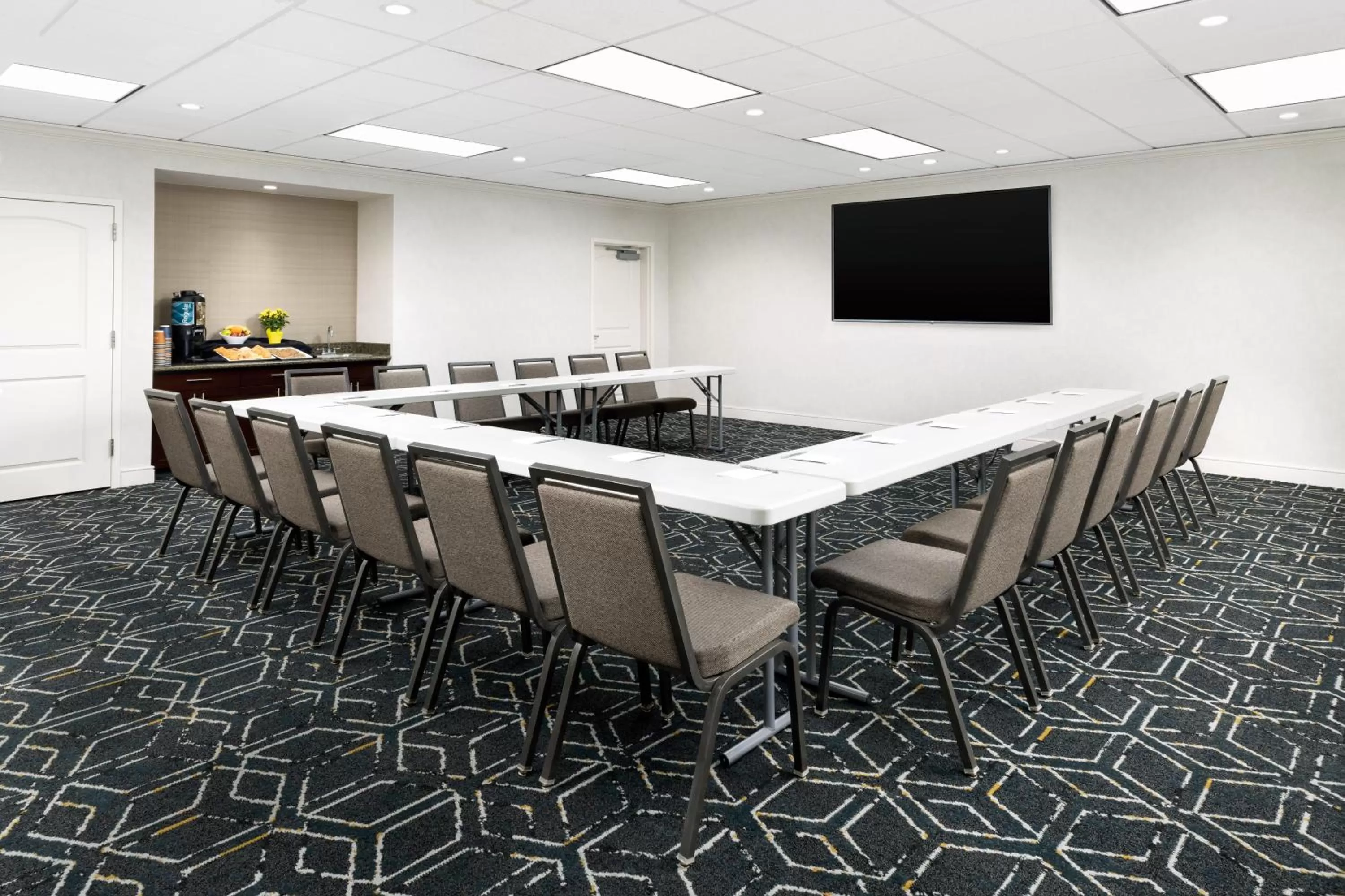 Meeting/conference room in Homewood Suites by Hilton Portsmouth