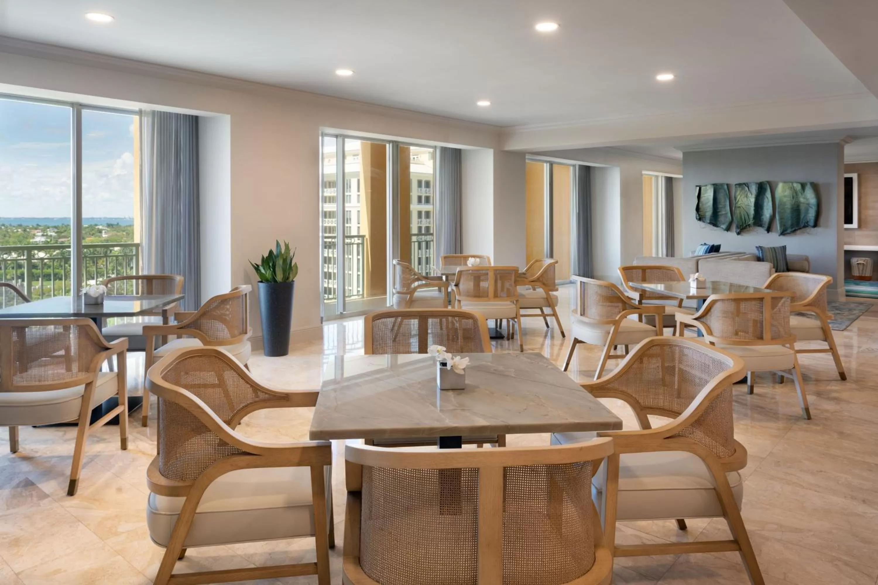 Lounge or bar in The Ritz-Carlton Key Biscayne, Miami